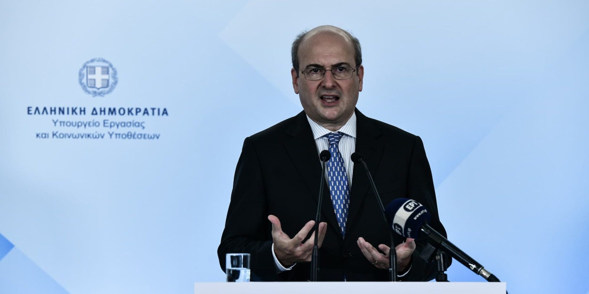 Ο Κωστής Χατζηδάκης εξήγησε το πρόγραμμα κατάρτισης ανέργων