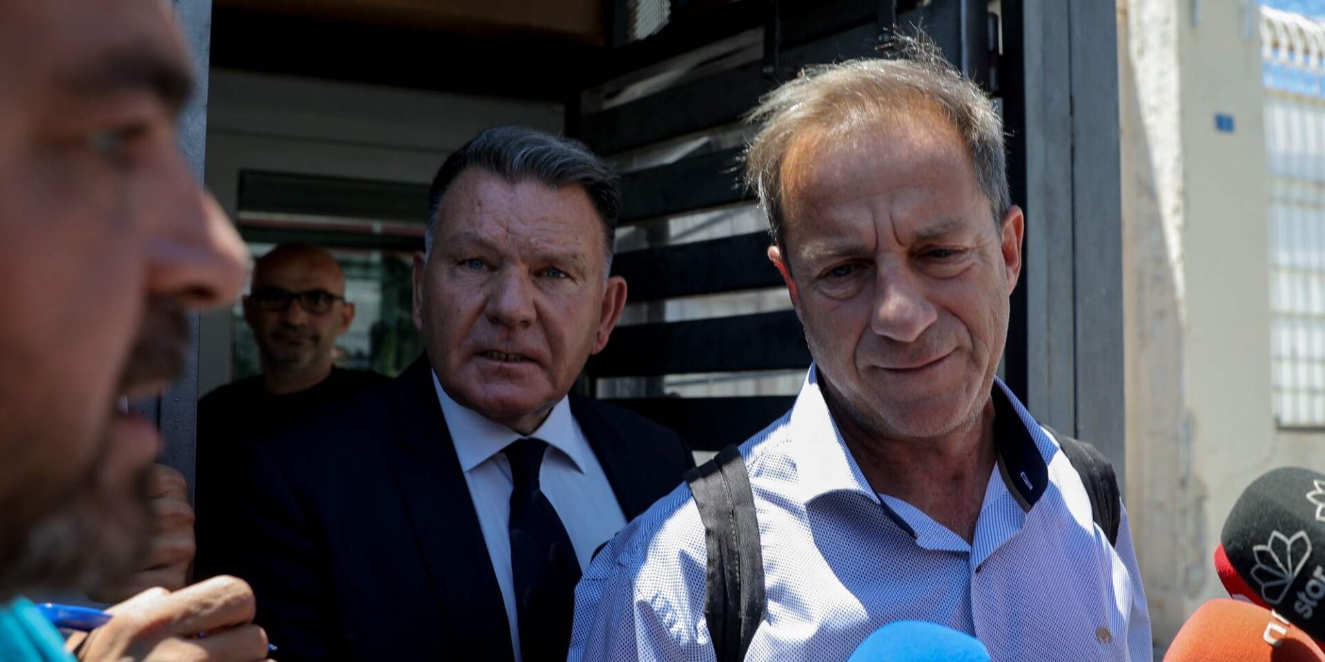 Ο Αλέξης Κούγιας με τον Δημήτρης Λιγνάδης, με τον Αλέξη Κούγια έξω από τις φυλακές