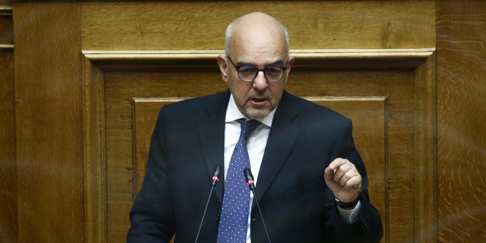 O Μπάμπης Παπαδημητρίου στην Ολομέλεια της Βουλής