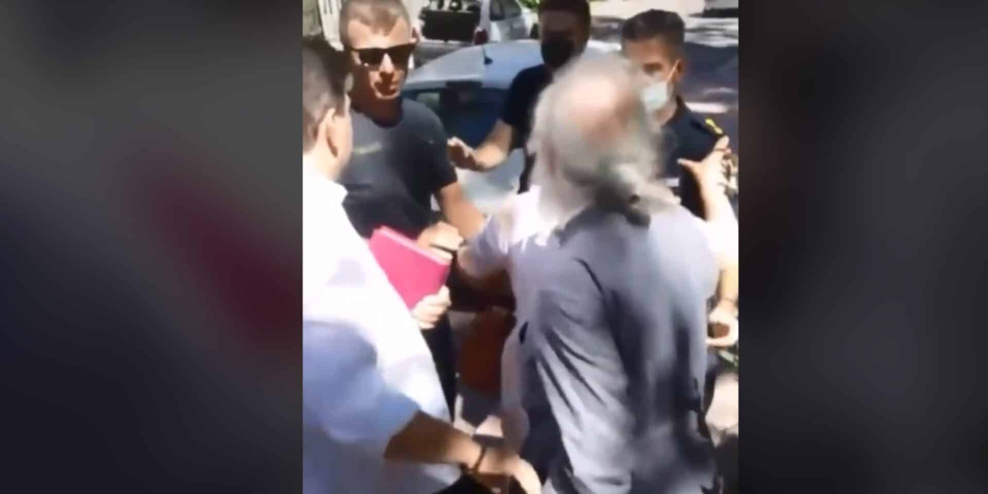 Η στιγμή της έντασης του ιερέα με την Αστυνομία