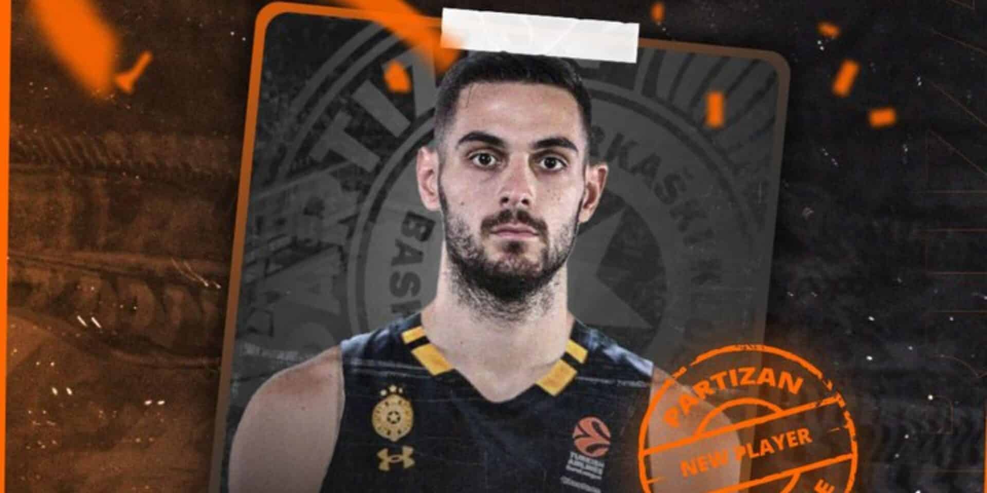 O Ιωάννης Παπαπέτρου με τη φανέλα της Παρτιζάν