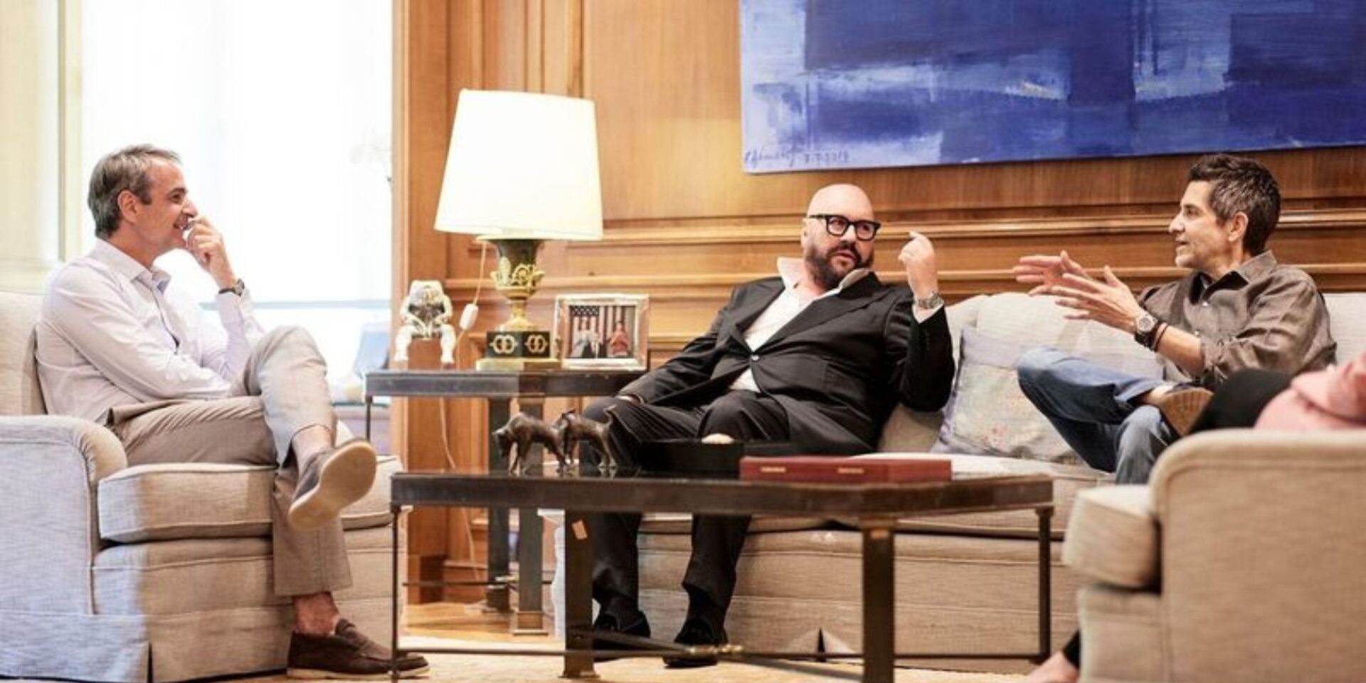 Κυριάκος Μητσοτάκης, Desmond Child, Φοίβος στο Μέγαρο Μαξίμου