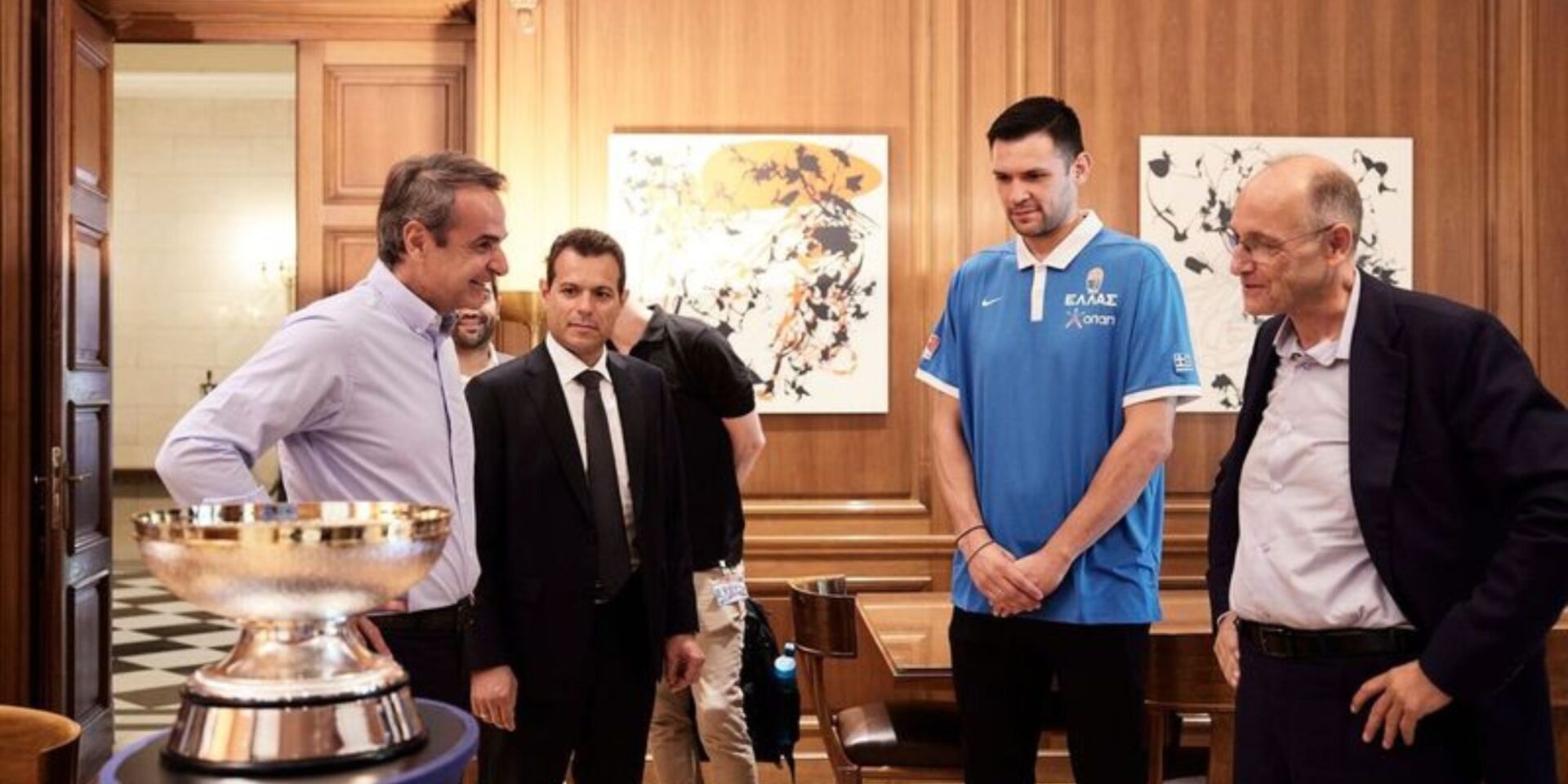 Ο Κυριάκος Μητσοτάκης με Δημήτρη Ιτούδη, Βαγγέλη Λιόλιο και Κώστα Παπανικολάου