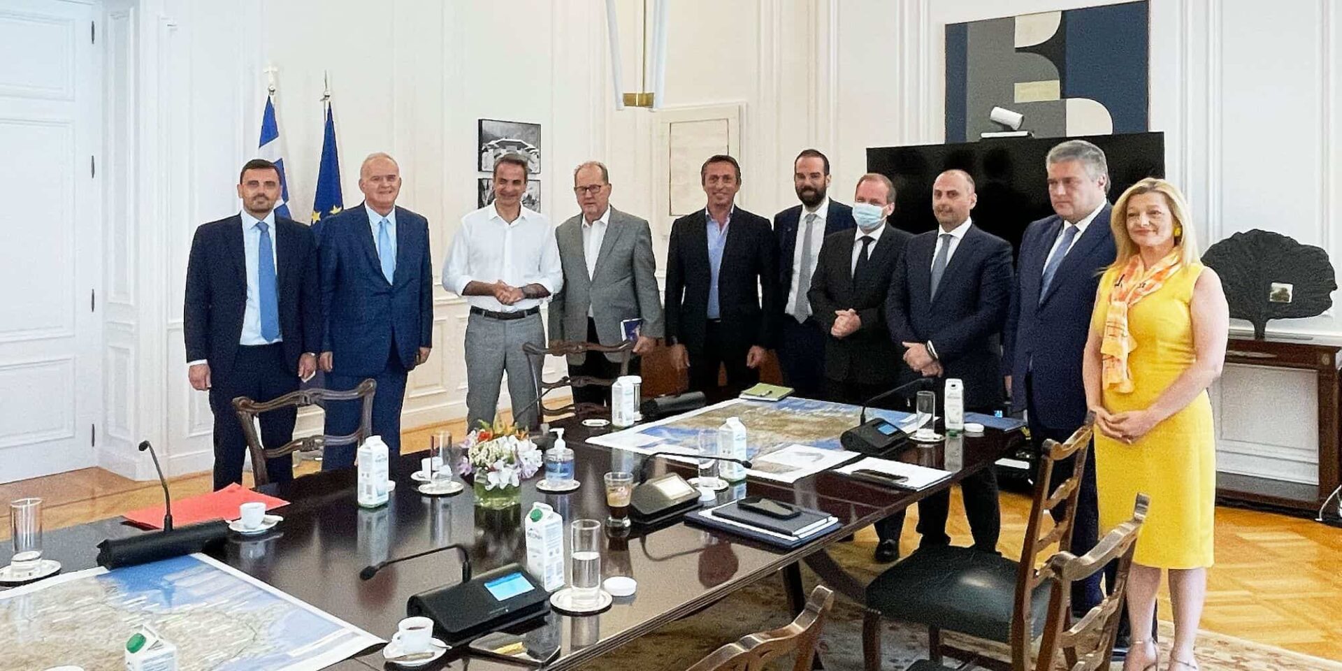 Σύσκεψη στο Μέγαρο Μαξίμου με τον Κυριάκο Μητσοτάκη και υπουργούς