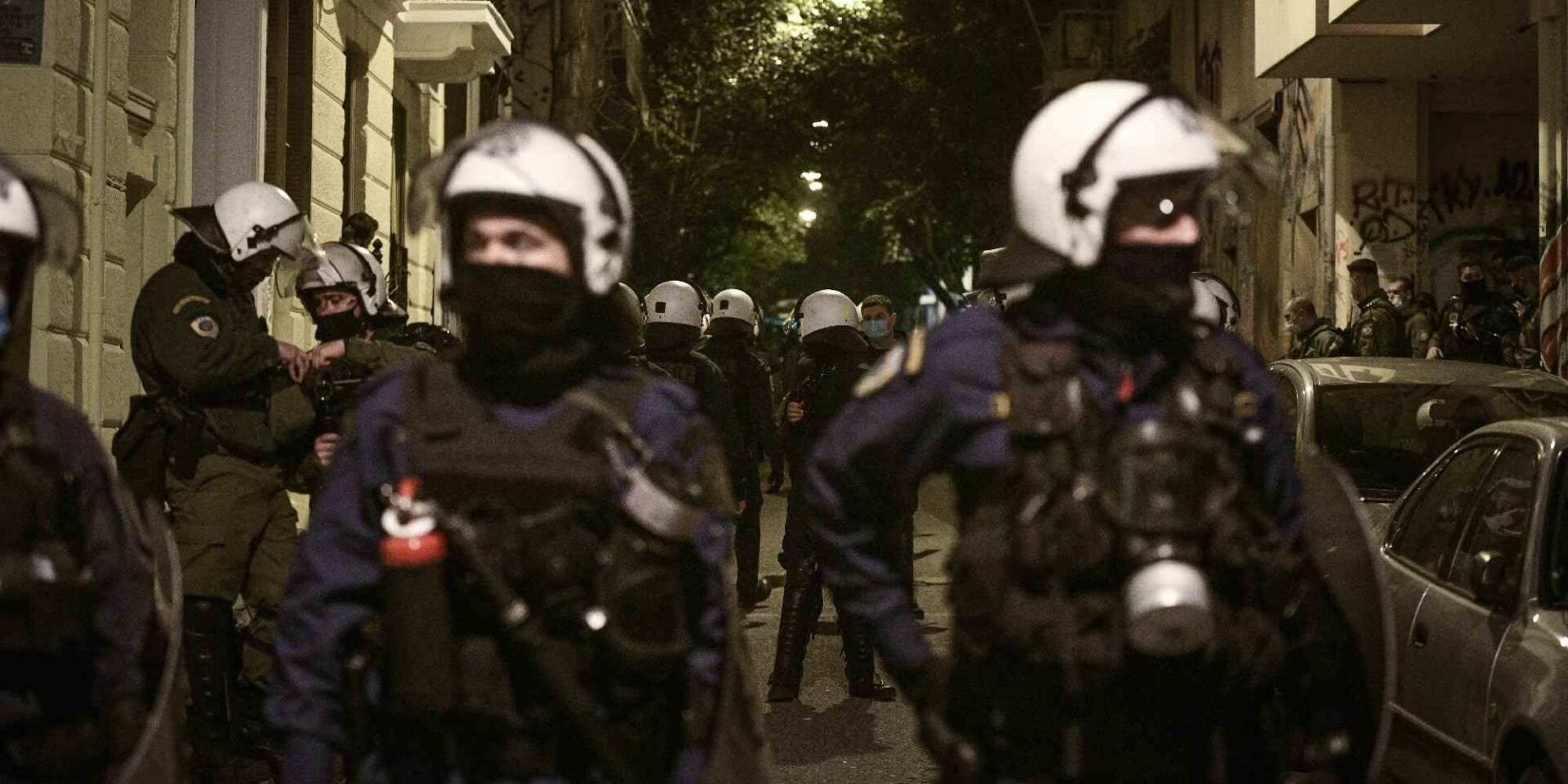 Διμοιρία των ΜΑΤ στα Εξάρχεια
