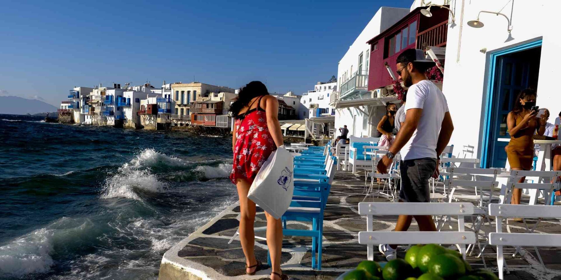 To νησί των Κυκλάδων, η Μύκονος