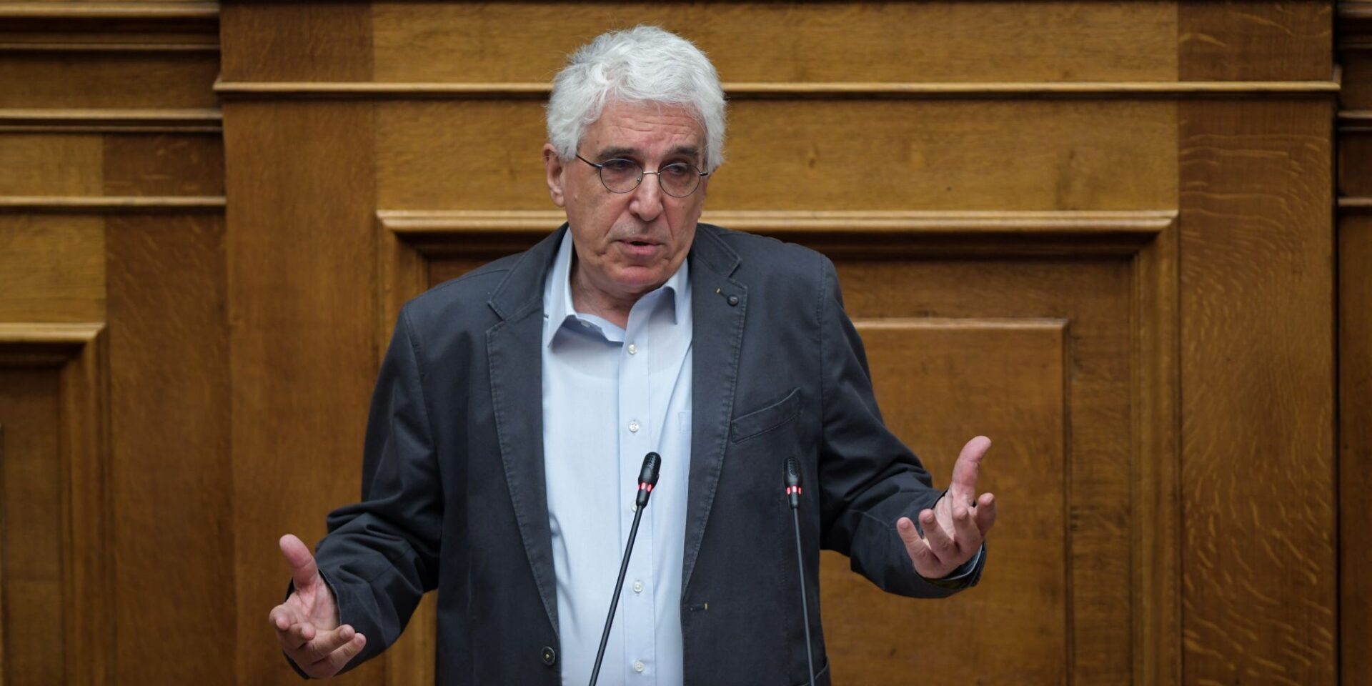 O Νίκος Παρασκευόπουλος στην Ολομέλεια της Βουλής
