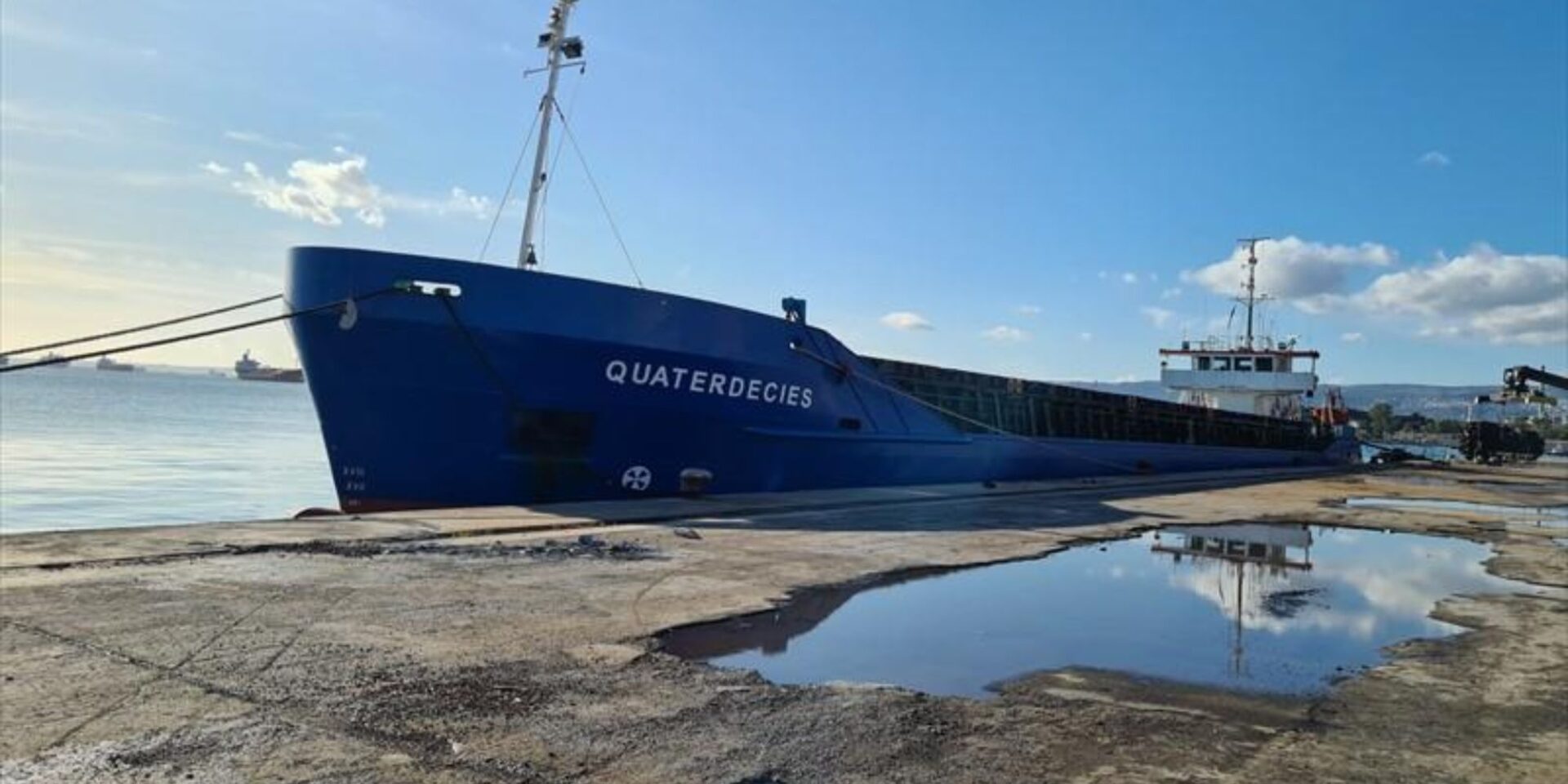 Το πλοίο QUATERDESIES που είχε εισροή υδάτων