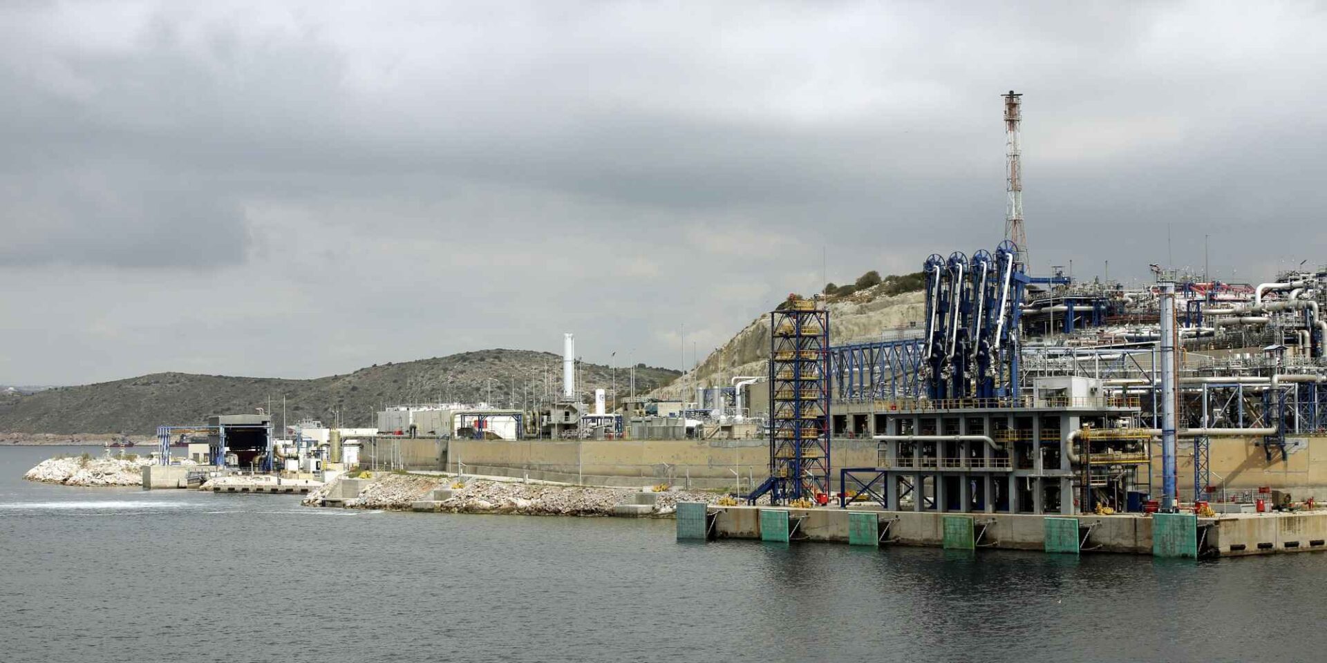 O Τερματικός Σταθμός Υγροποιημένου Φυσικού Αερίου (ΥΦΑ) στην Ρεβυθούσα