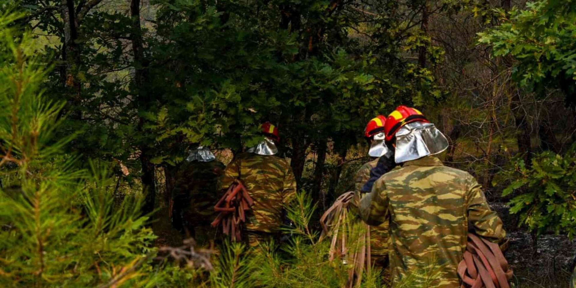 Ο Στρατός στη μάχη κατάσβεσης τη φωτιάς στην Δαδιά στον Έβρο
