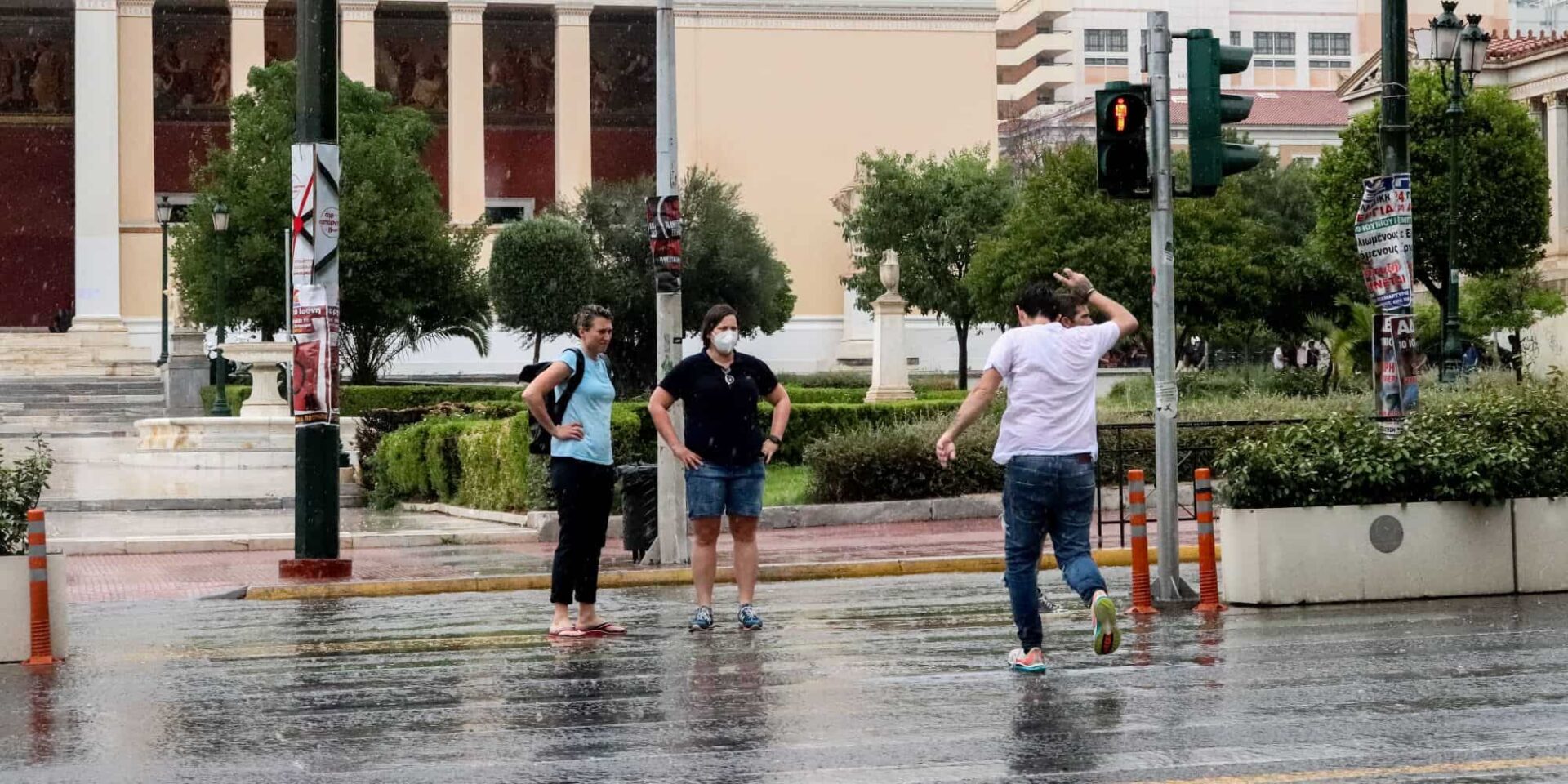 Καλοκαιρινή βροχή στην Αθήνα