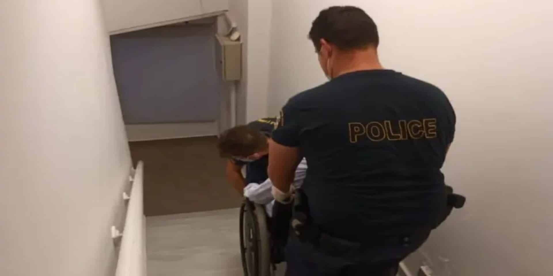 H διάσωση ατόμων ΑΜΕΑ από τους αστυνομικούς
