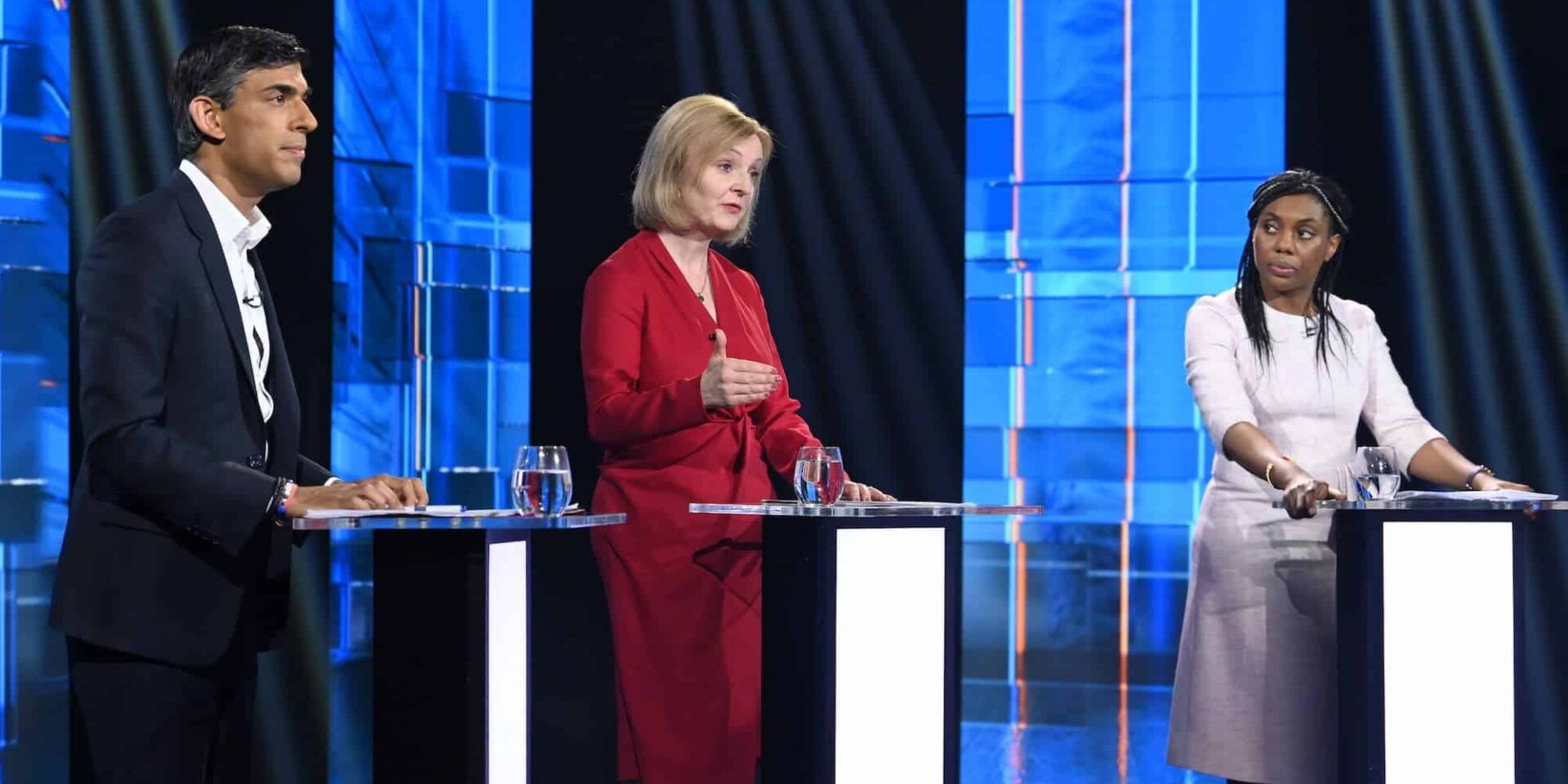 Ανέβηκαν οι τόνοι στο ντιμπέιτ των «5» στη Μεγάλη Βρετανία