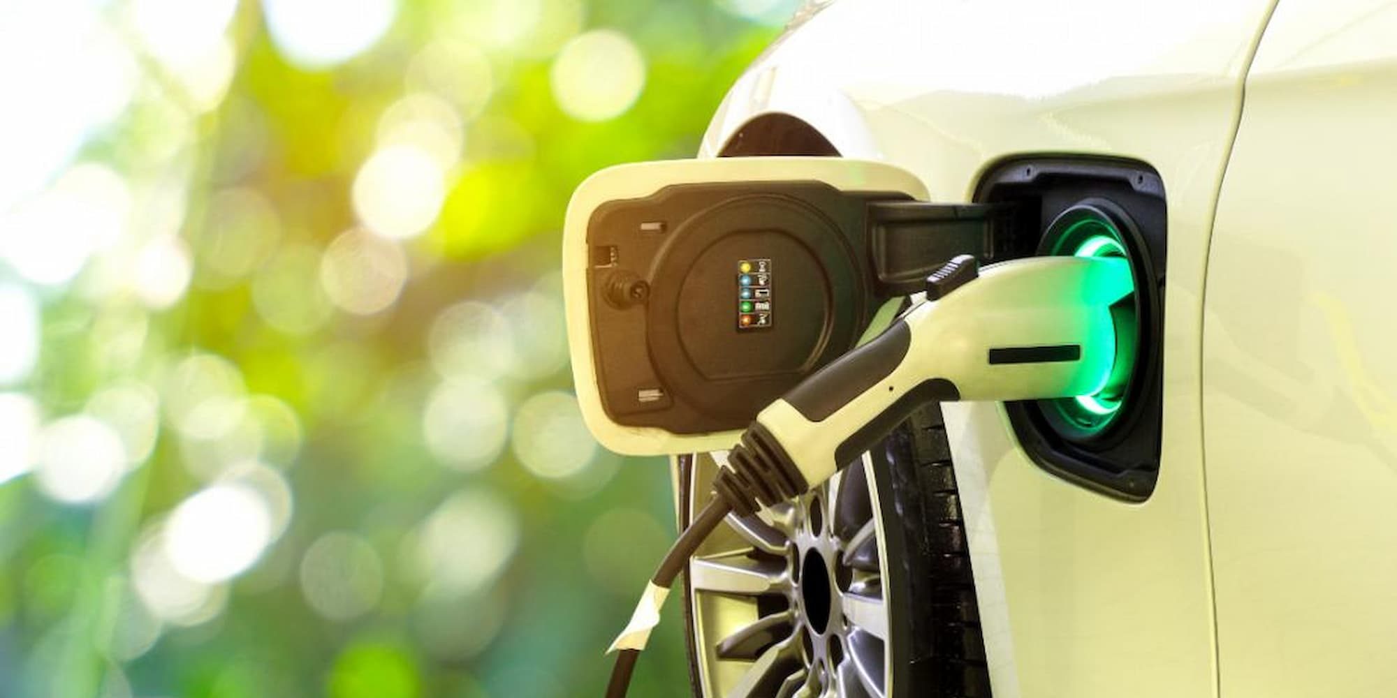 Η Volkswagen επενδύει στην ανάπτυξη των μπαταριών των ηλεκτρικών αυτοκινήτων