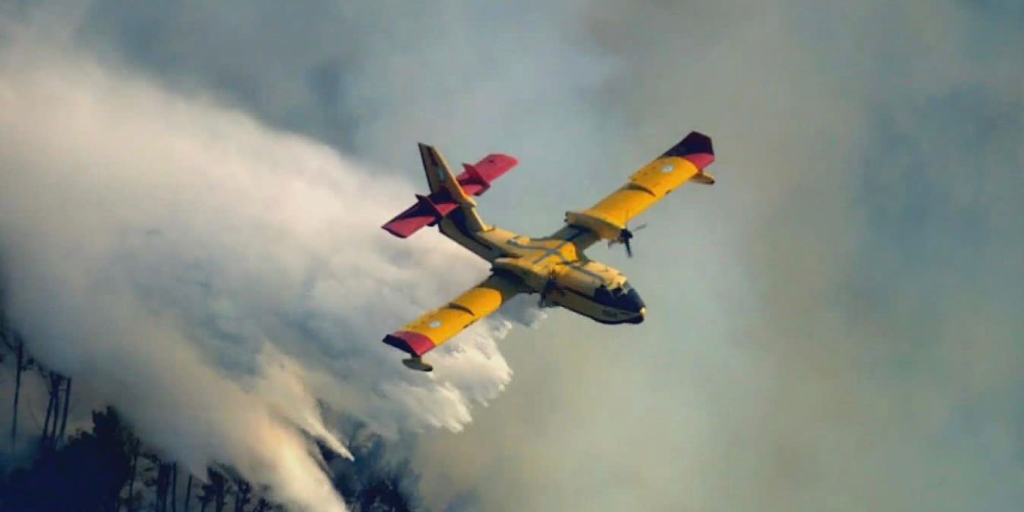 Ελληνικά Canadair επιχειρούν στις μεγάλες δασικές πυρκαγιές στη Γαλλία