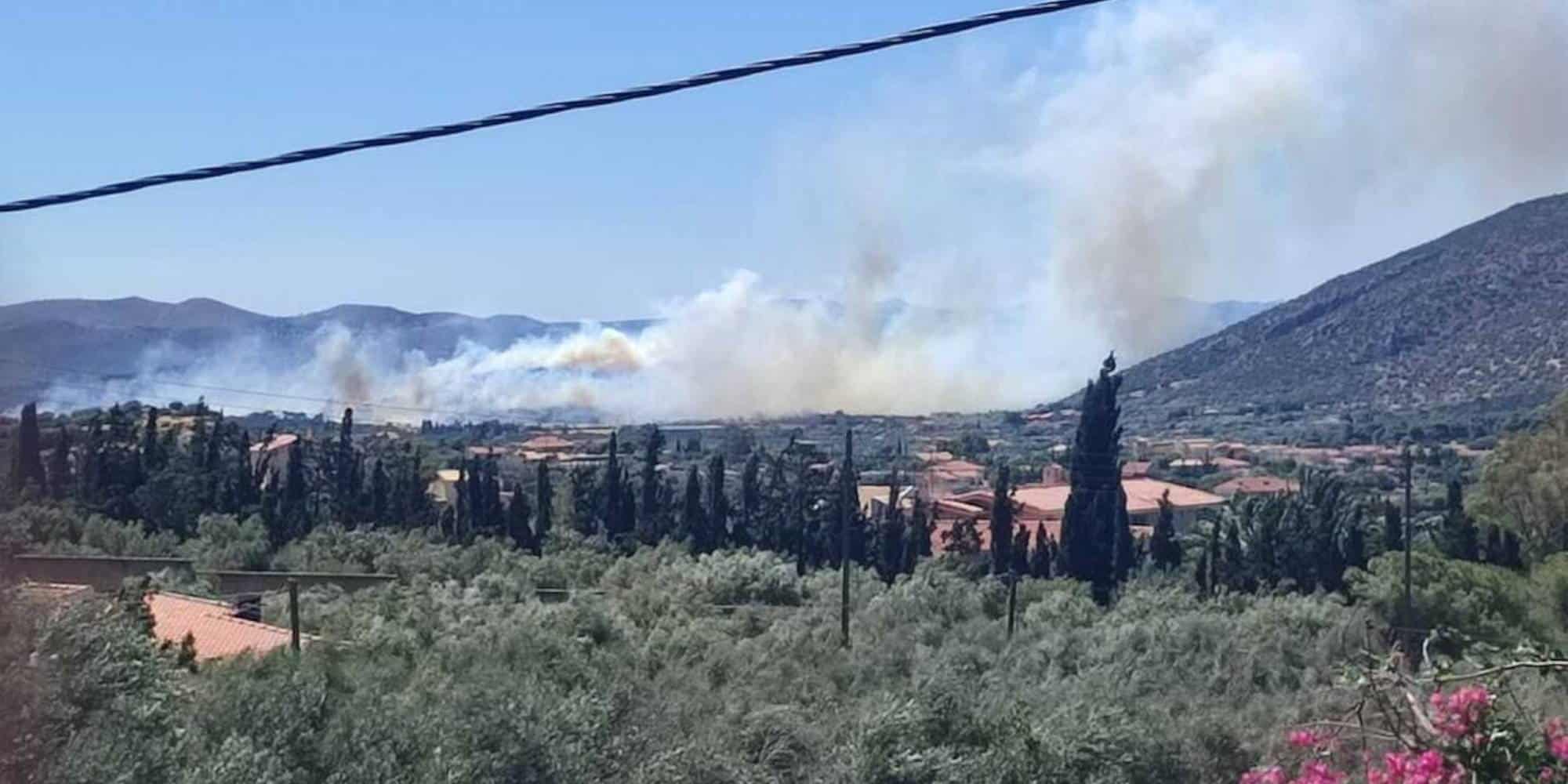 Φωτιά στη Φέριζα Σαρωνικού