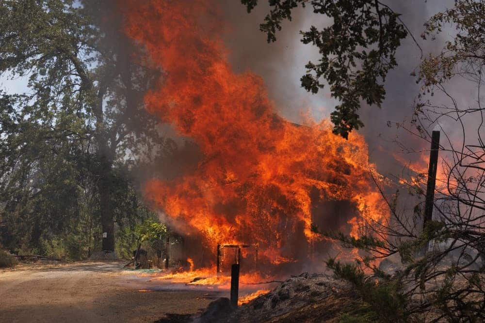 Μεγάλη φωτιά κοντά στο Εθνικό Πάρκο Yosemite στην Καλιφόρνια των ΗΠΑ