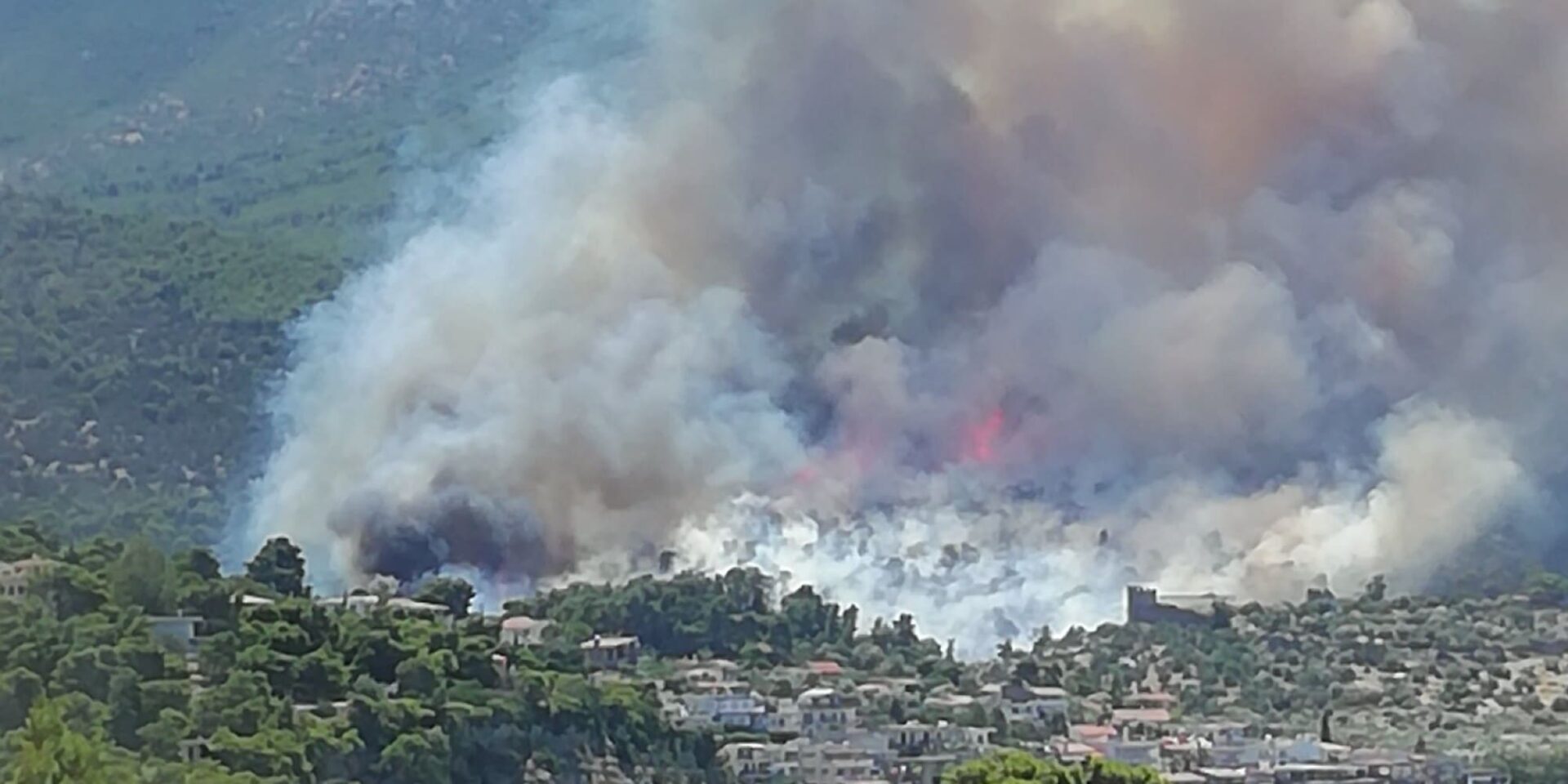 Φωτιά ξέσπασε στο Πόρτο Γερμενό