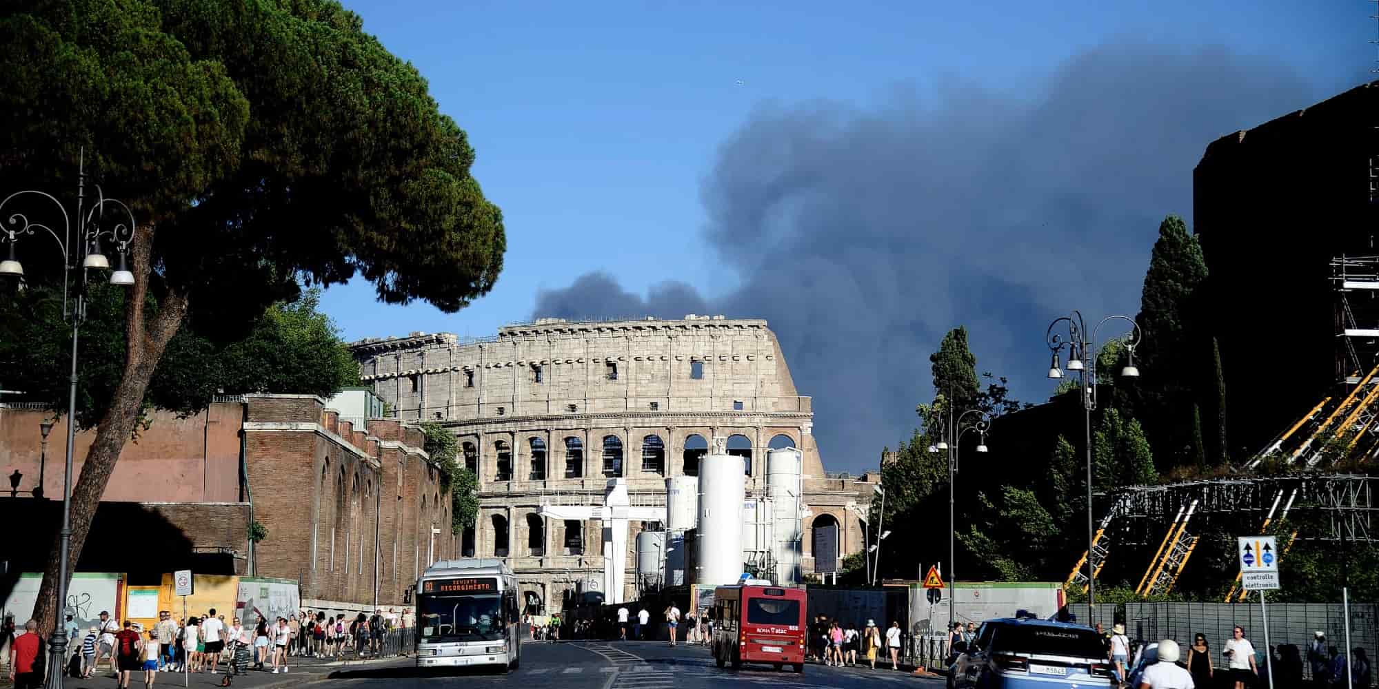 Μεγάλη πυρκαγιά σε πάρκο της Ρώμης στην Ιταλία