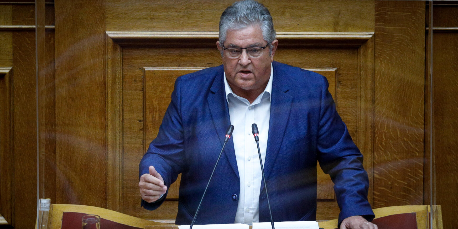Ο Κουτσούμπας στο βήμα της Βουλής