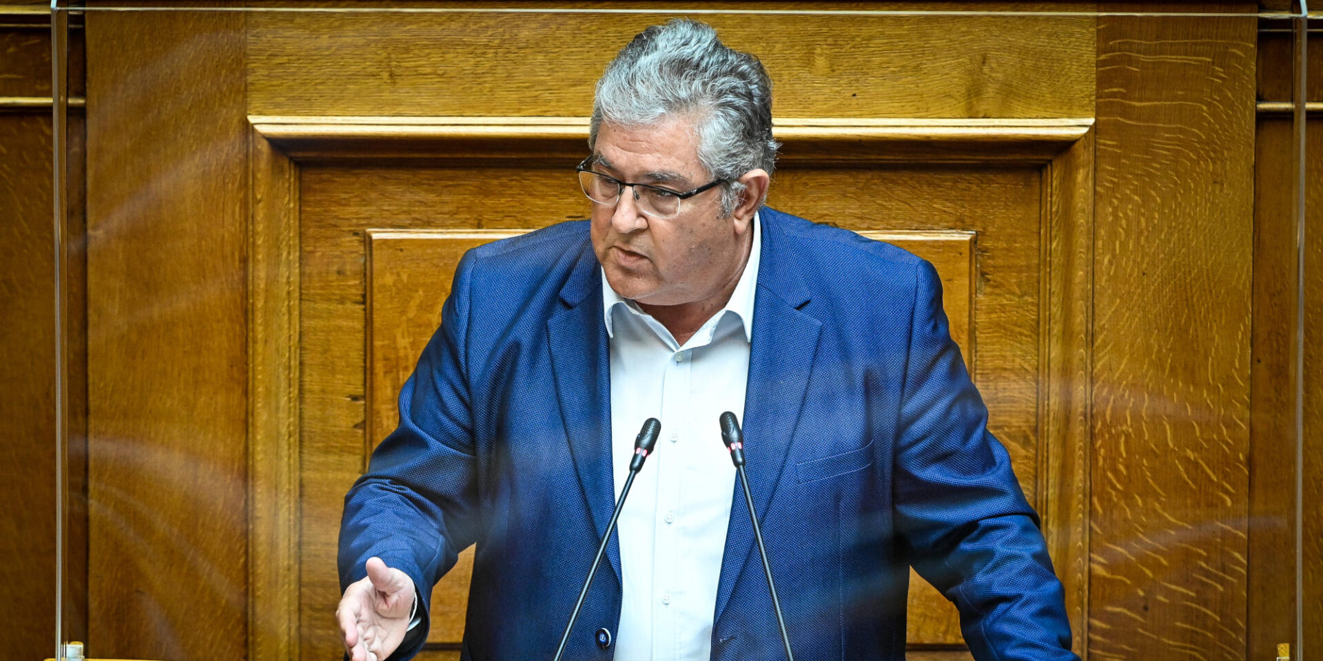 Ο Δημήτρης Κουτσούμπας στο βήμα της Βουλής