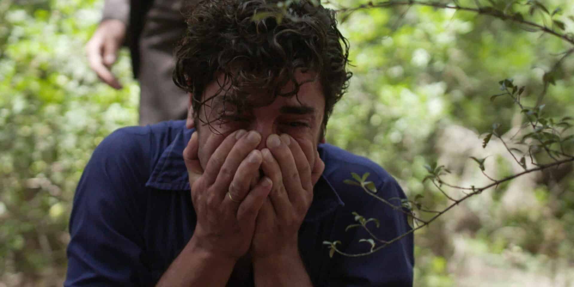 Ο Λάμπρος σε μια από τις τελευταίας σκηνές της σειράς «Άγριες Μέλισσες»