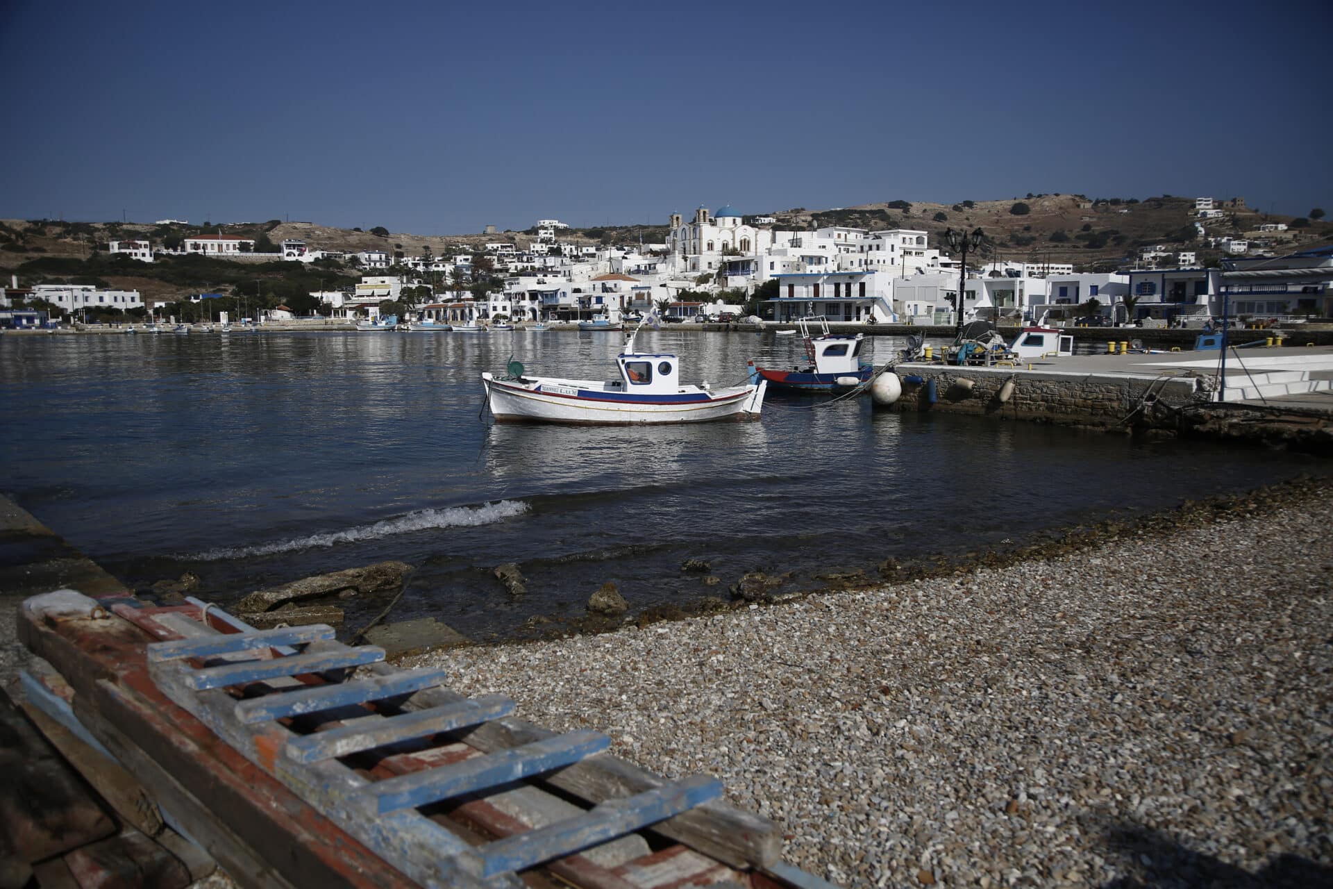 Οι Λειψοί και το μικρό λιμανάκι του νησιού