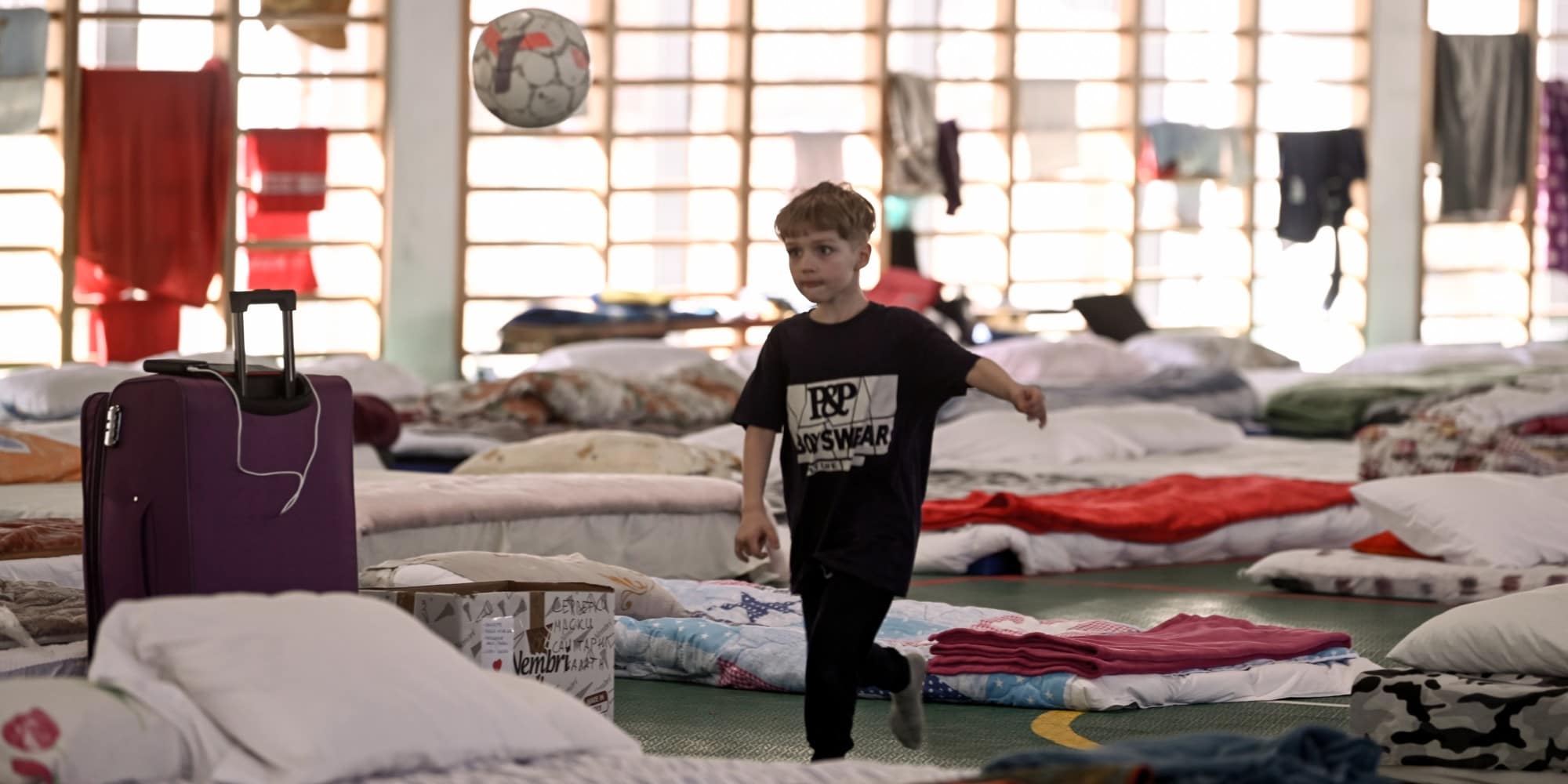 Ένα παιδί που ήρθε με τους πρόσφυγες από την Ουκρανία