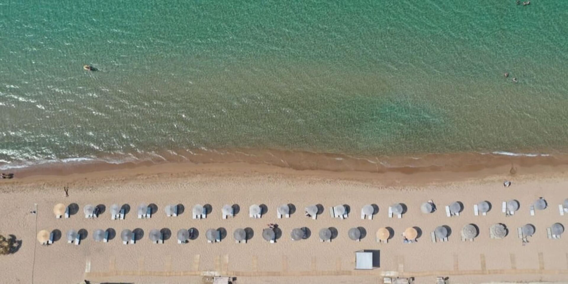 Η παραλία στην Κουρούτα