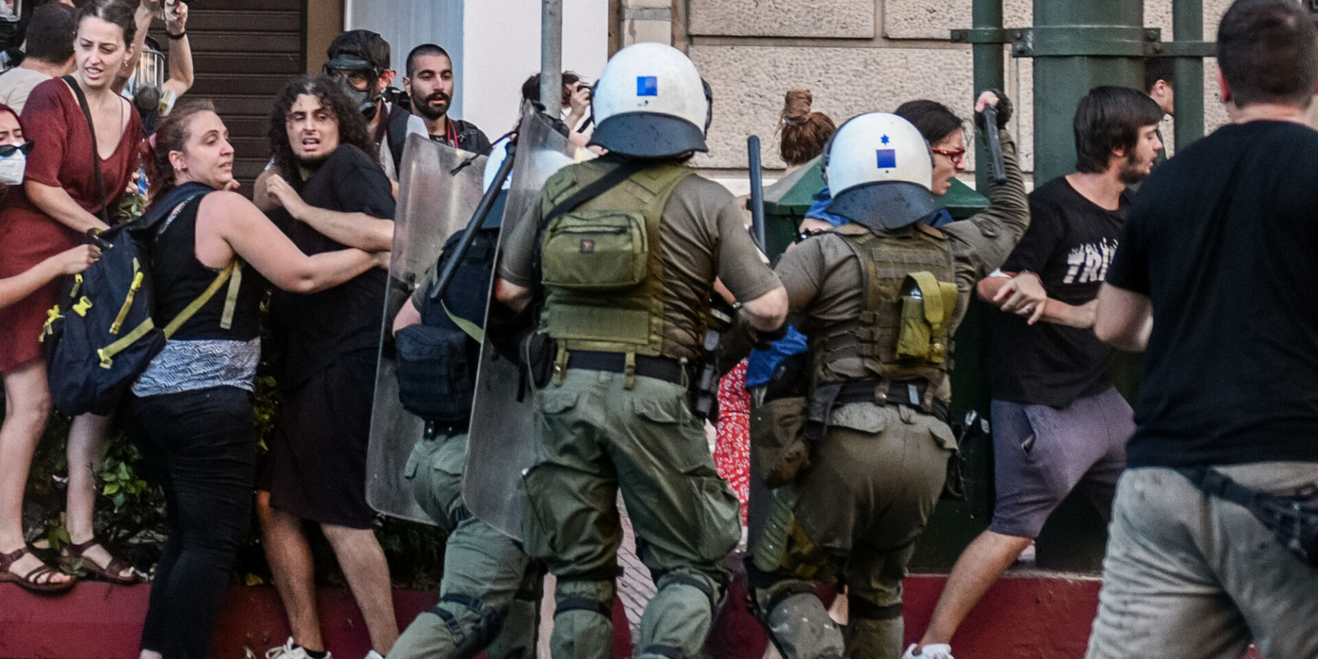 Επεισόδια στην πορεία για τον Μιχαηλίδη