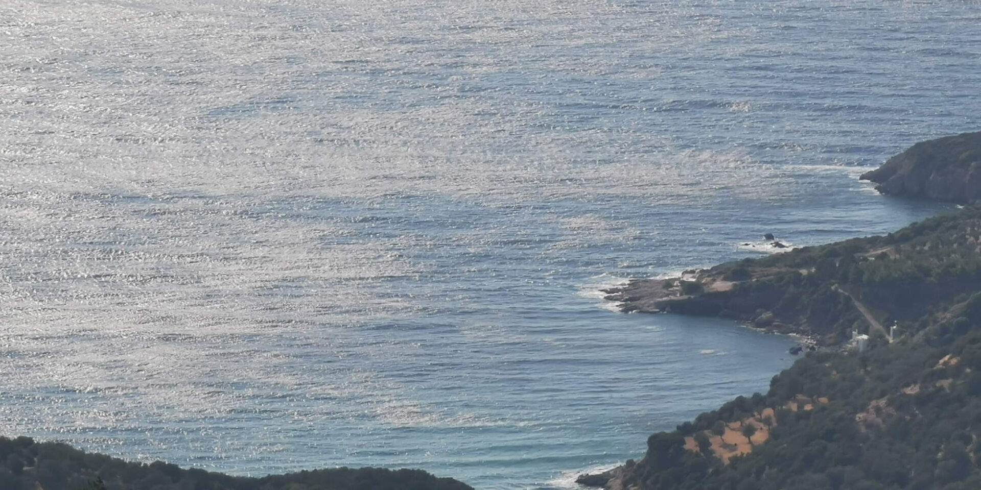 Εικόνα από το σημείο στη Σάμο όπου φαίνεται πως πραγματοποιήθηκε η πτώση του ελικοπτέρου