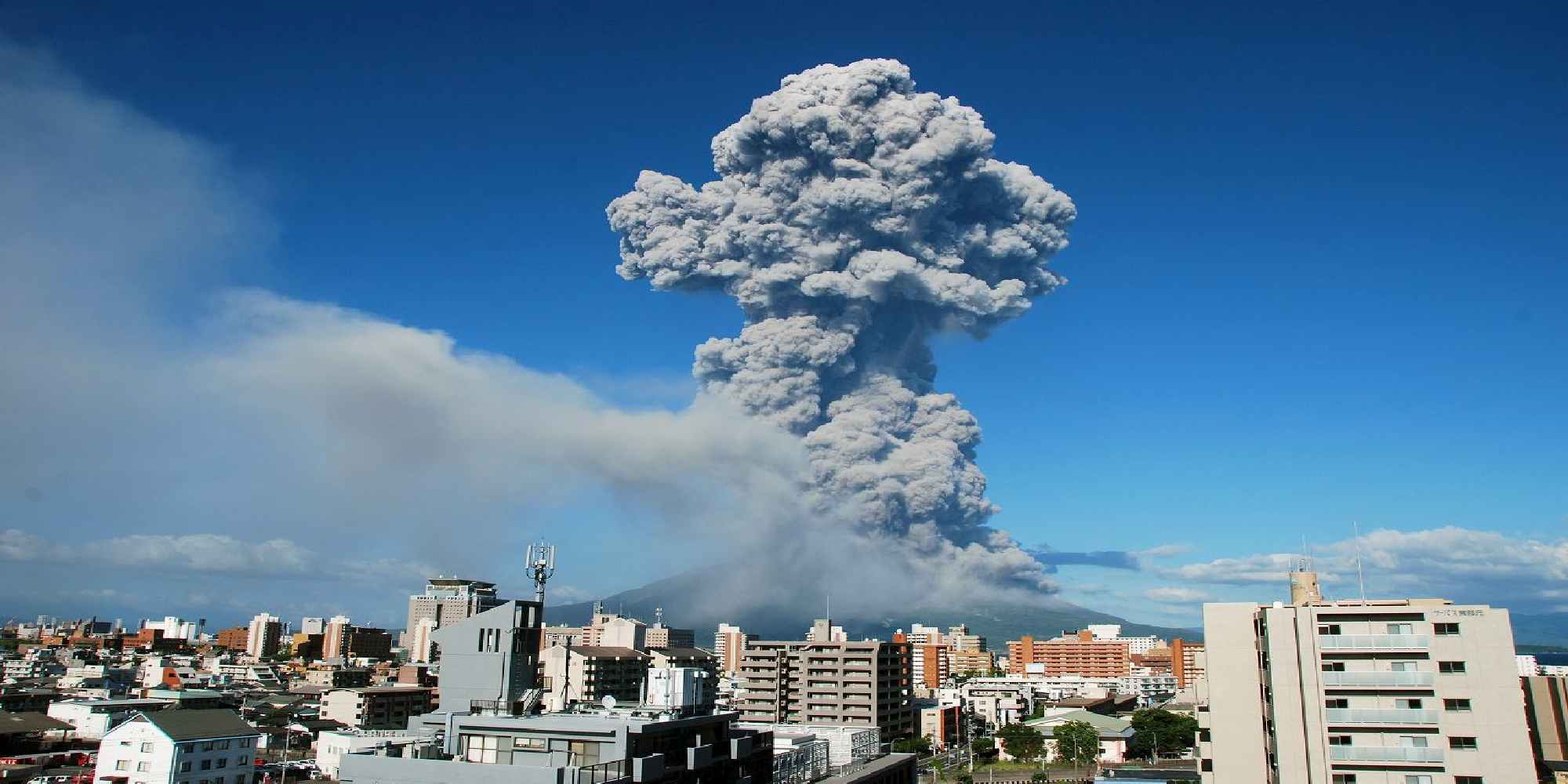  το To ηφαίστειο Σακουρατζίμα στην Ιαπωνία