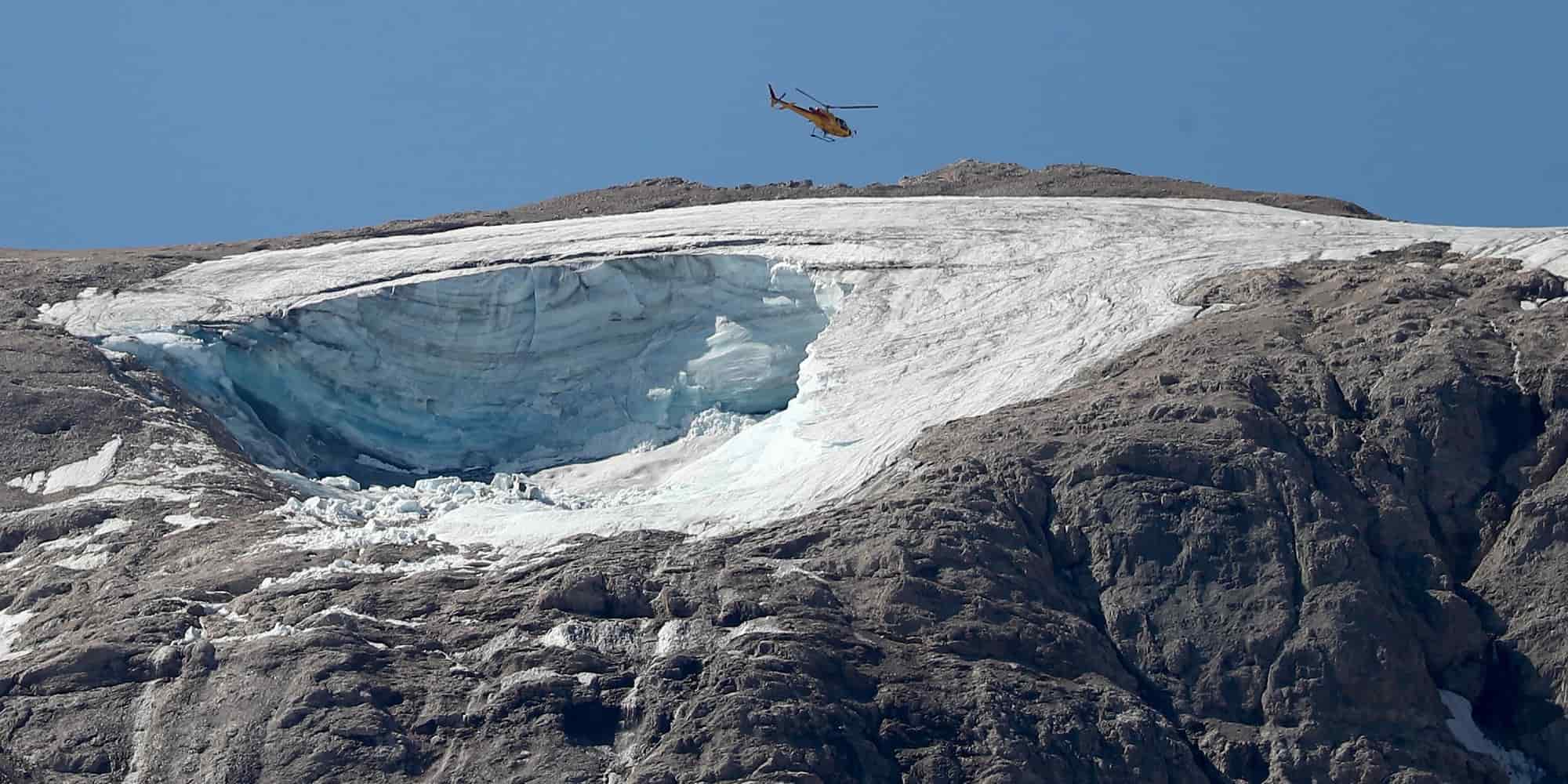 Αποκόλληση μεγάλου στρώματος πάγου στις Δολομιτικές Άλπεις στην Ιταλία