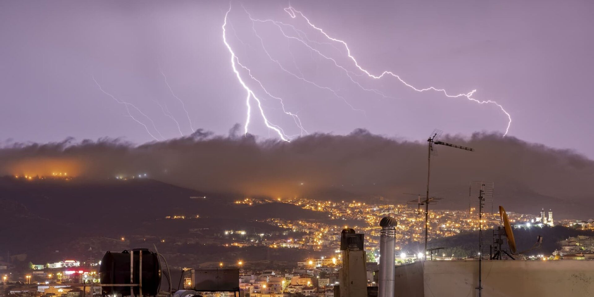 Η κακοκαιρία έπληξε όλη την Ελλάδα