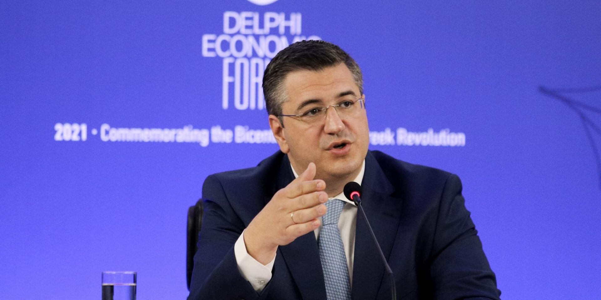 Ο Απόστολος Τζιτζικώστας