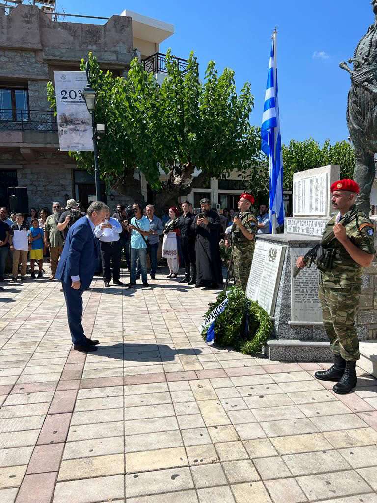 Ο περιφερειάρχης Κρήτης Σταύρος Αρναουτάκης παρίσταται στις εκδηλώσεις μνήμης της 78ης επετείου του ολοκαυτώματος από τα ναζιστικά στρατεύματα στα Ανώγεια 