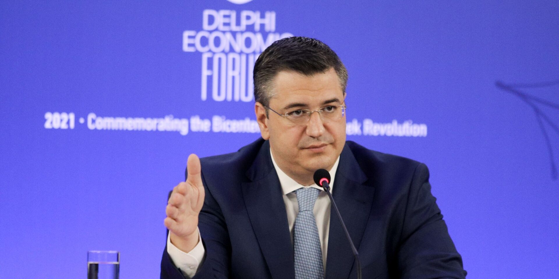 Ο Απόστολος Τζιτζικώστας