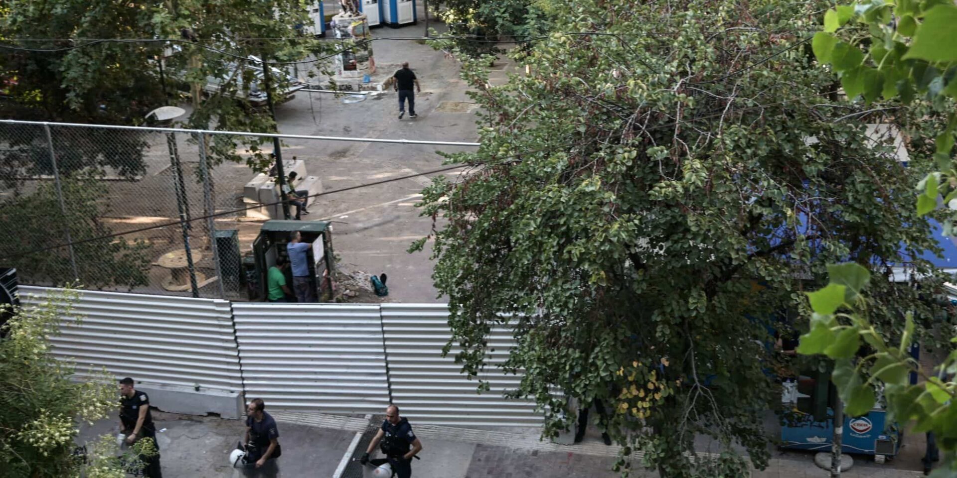 Η πλατεία Εξαρχείων που γίνονται έργα για το Μετρό