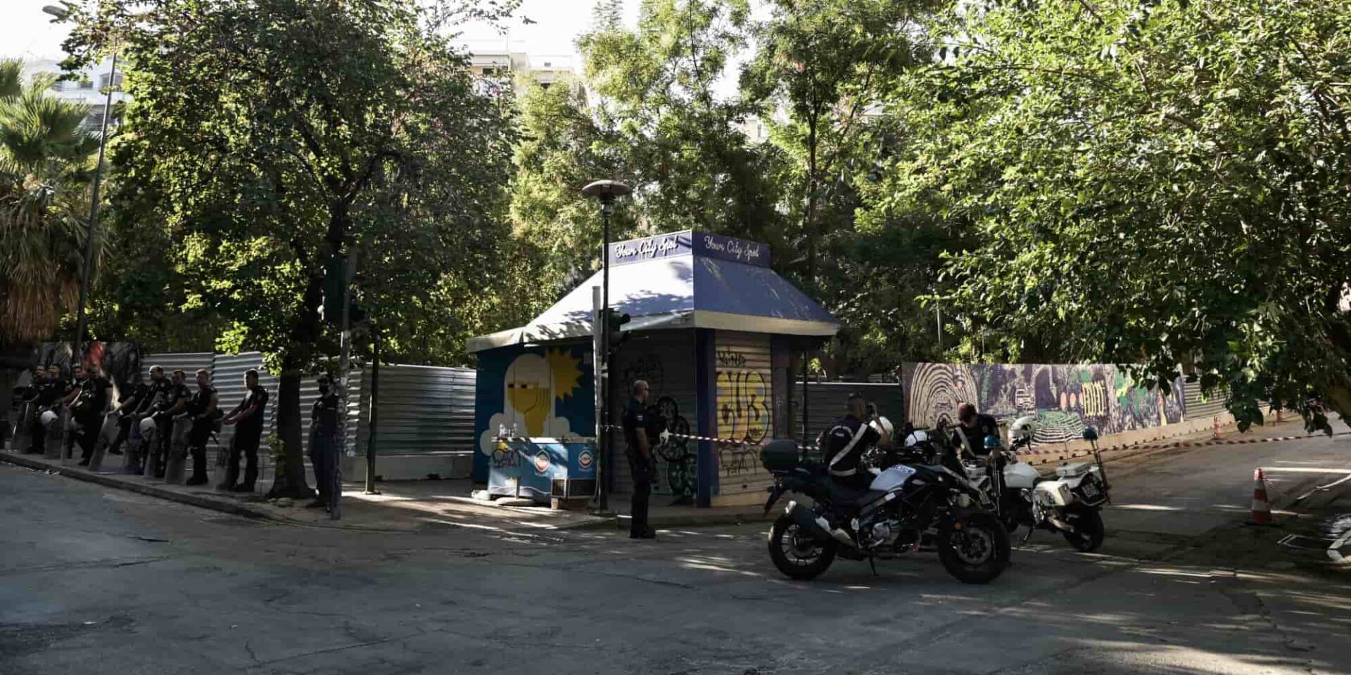 Εικόνα από την πλατεία Εξαρχείων