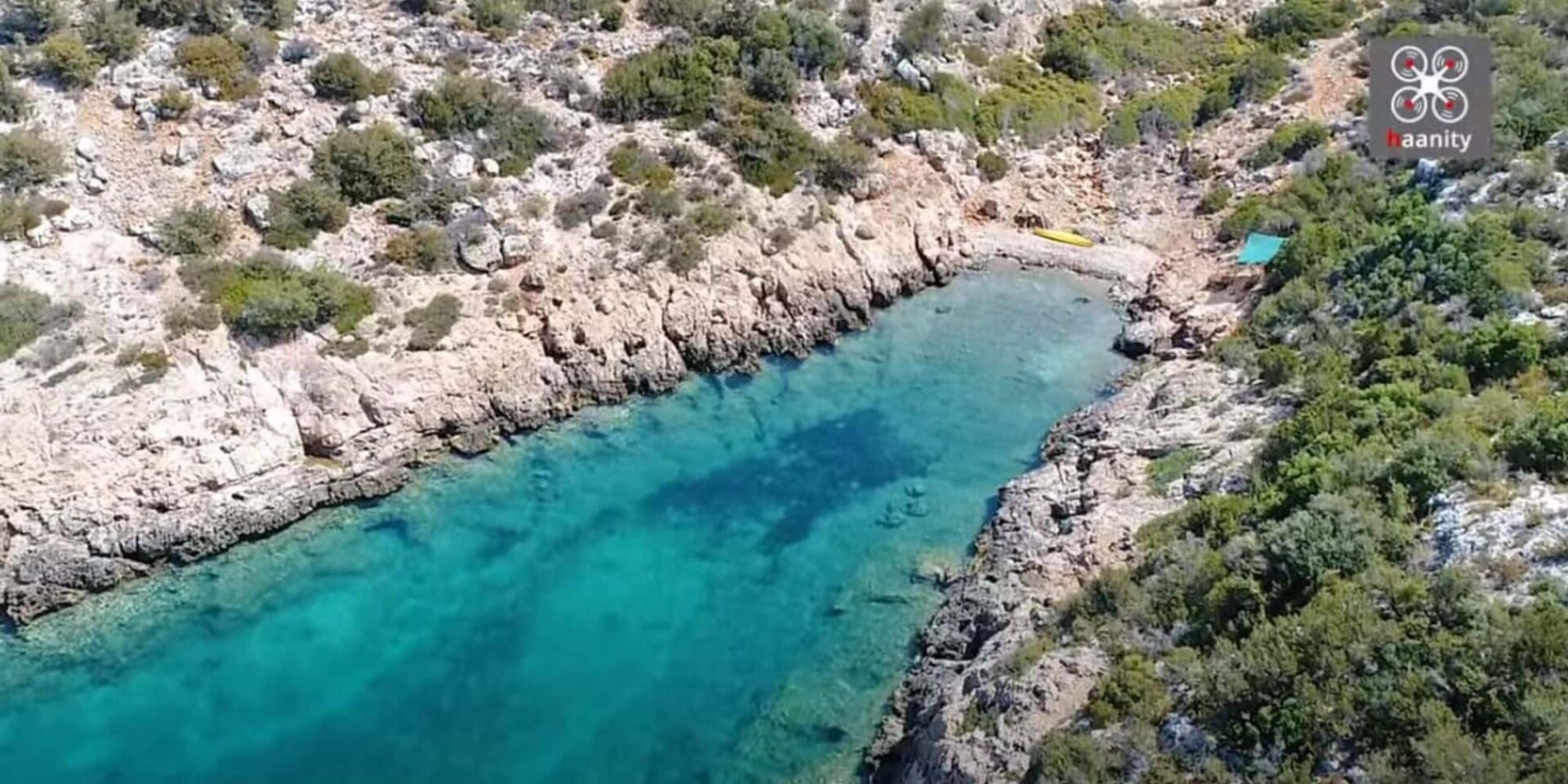 Εικόνα από την πριβέ παραλία