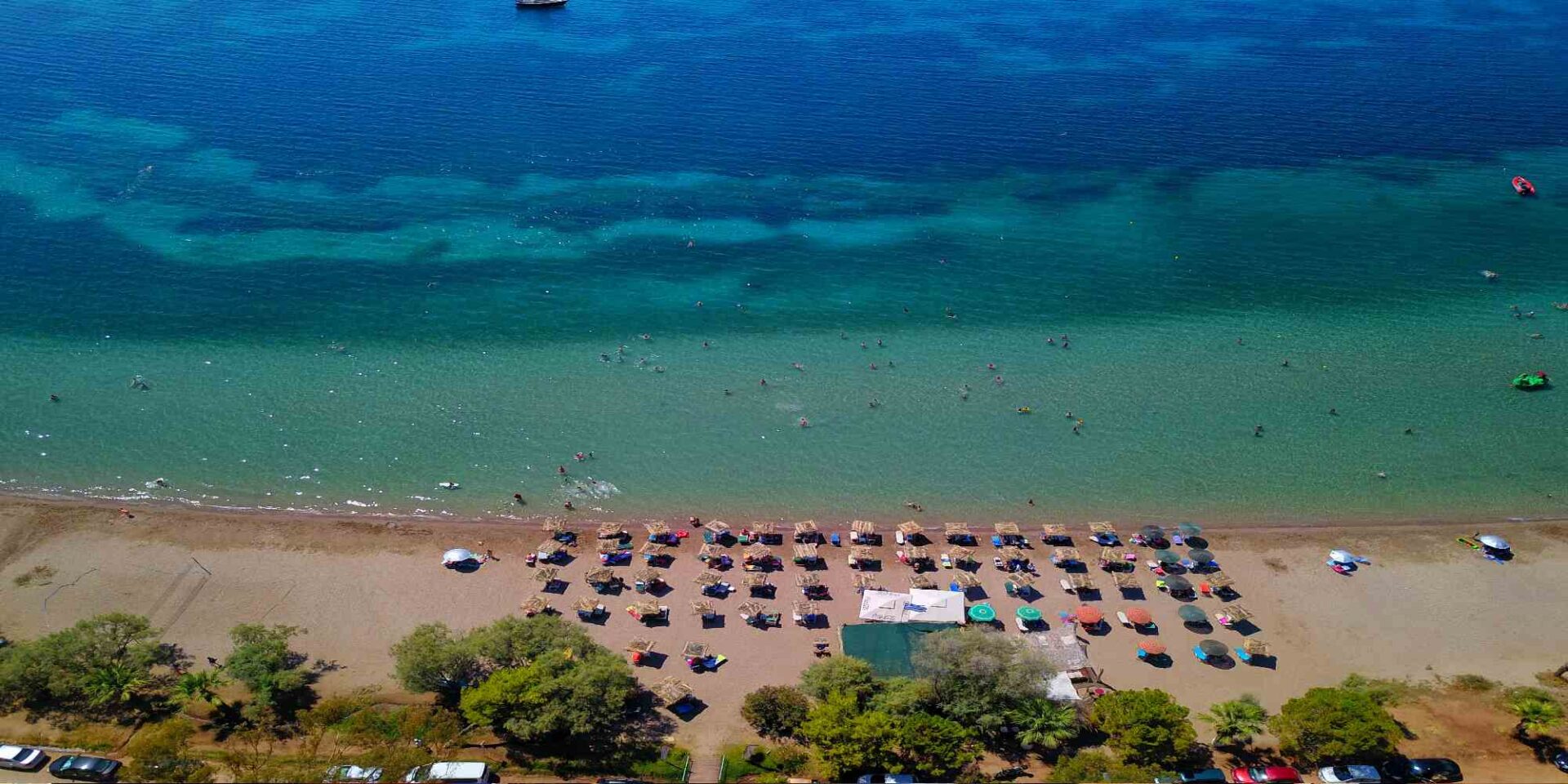 Η παραλία Καραθώνα στην πόλη του Ναυπλίου