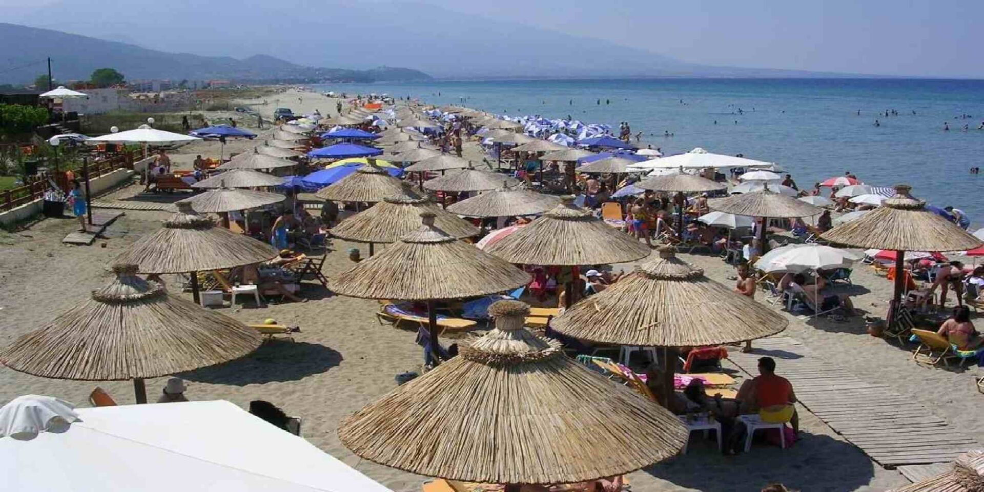 Η παραλία Καστρί Λουτρό