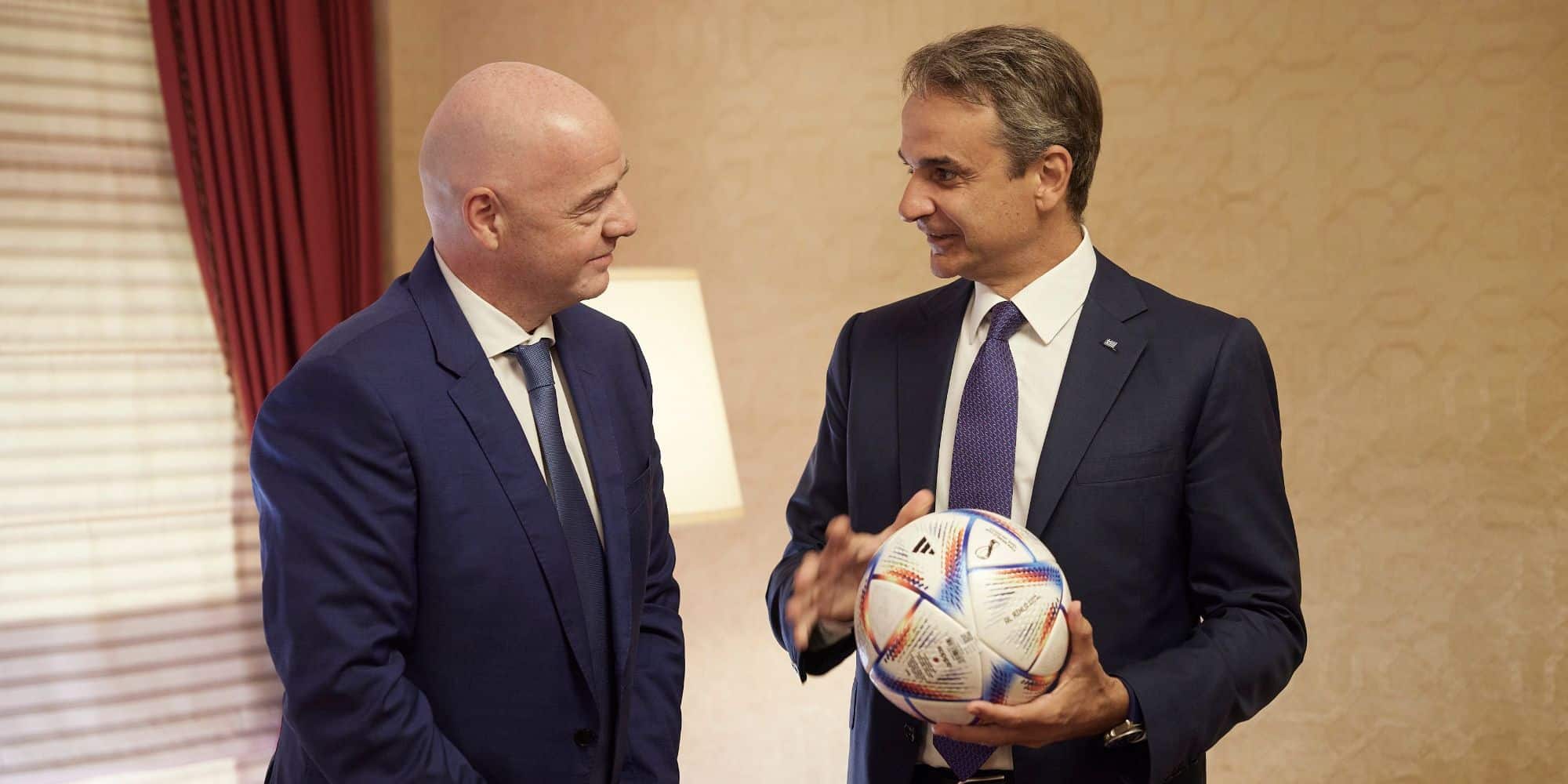 Ο Κυριάκος Μητσοτάκης στη συνάντηση με τον πρόεδρο της FIFA