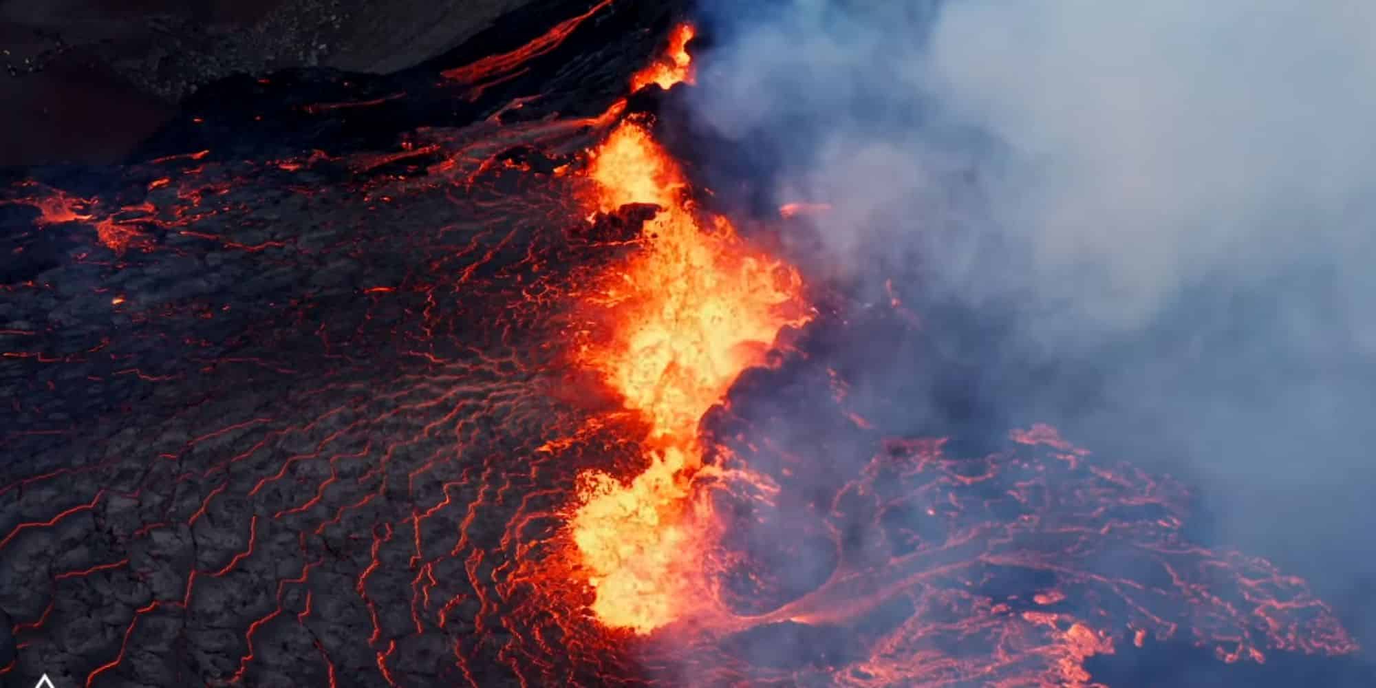 Εικόνα από τη λάβα του ηφαιστείου