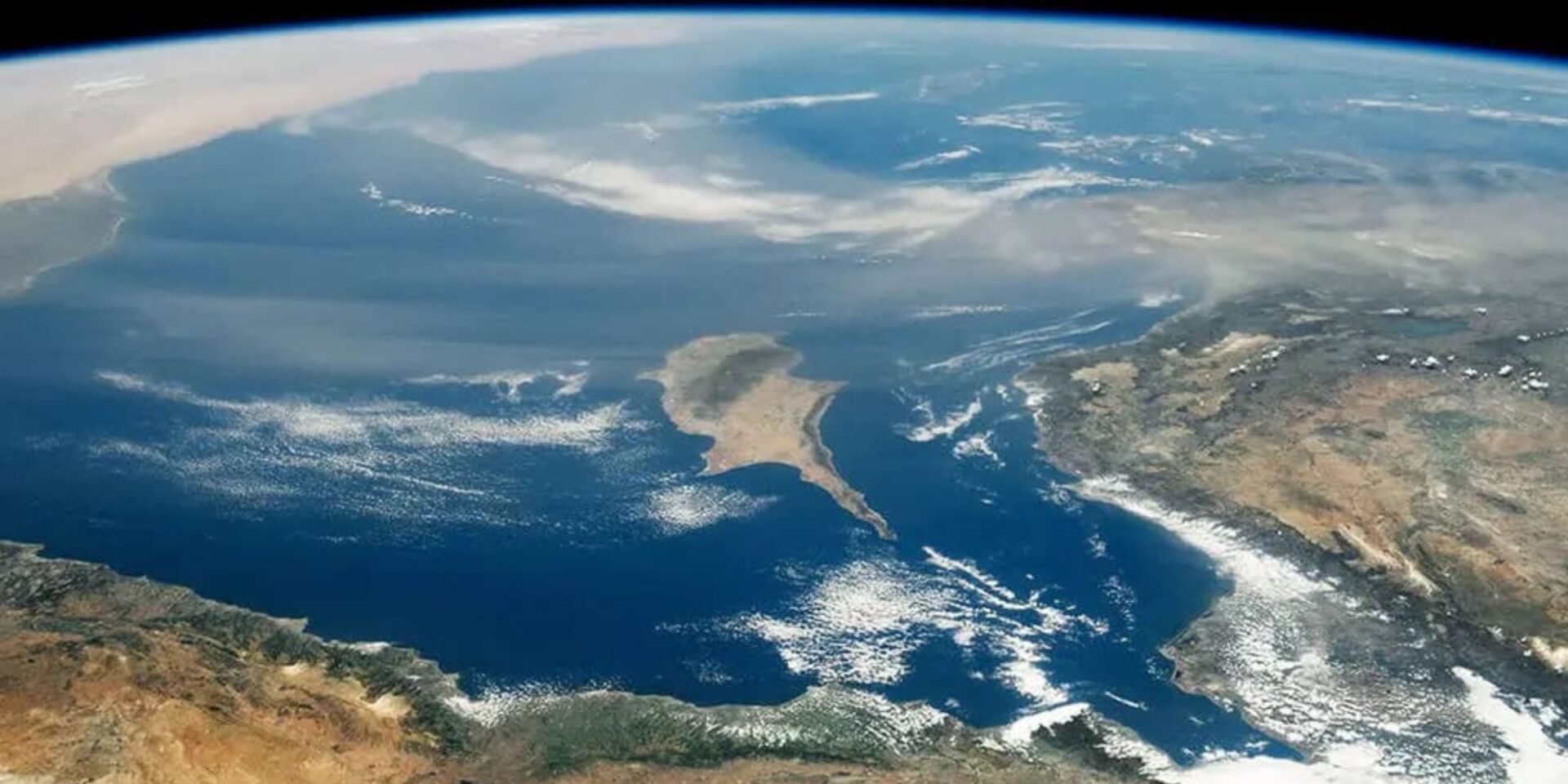 Εικόνα από τη σκόνη στη Μεσόγειο