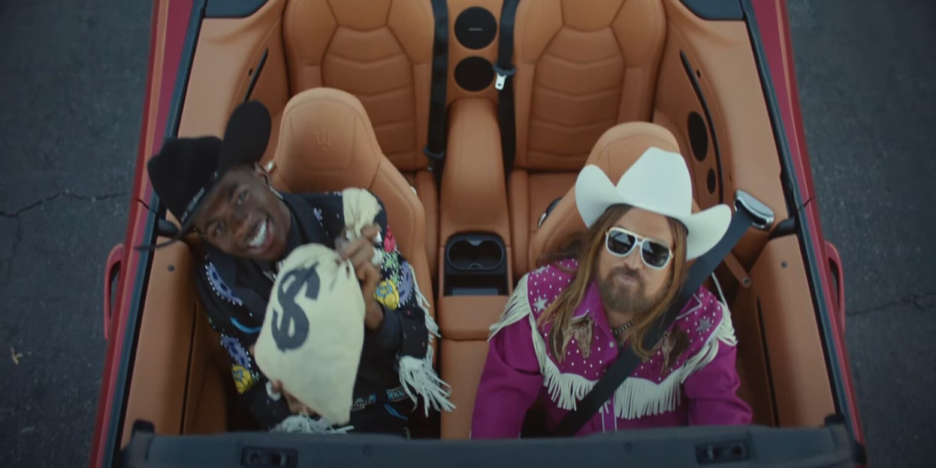 Σκηνή από το βιντεοκλίπ του «Old Town Road»