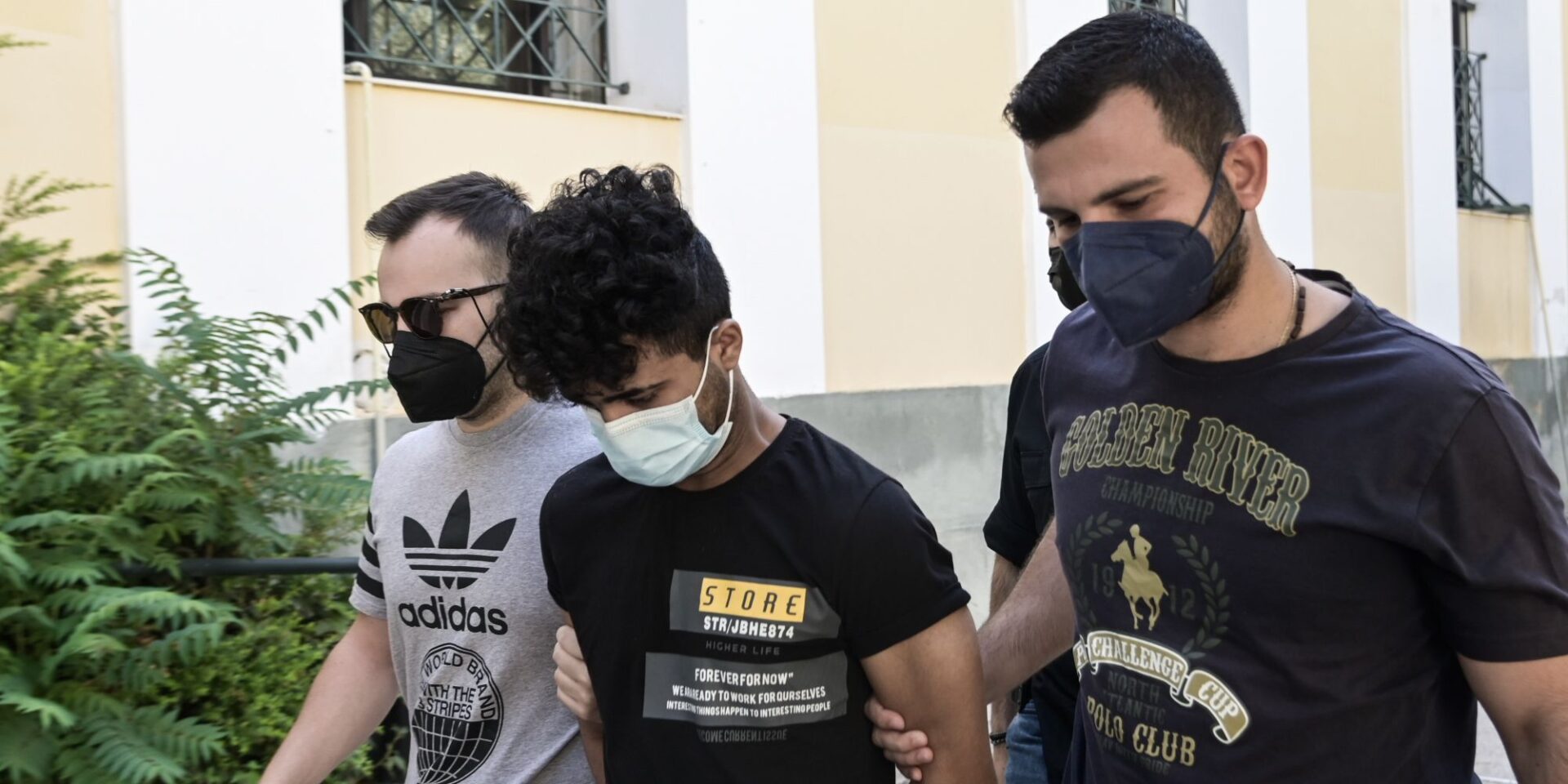 Ο Πακιστανός πηγαίνει στα δικαστήρια