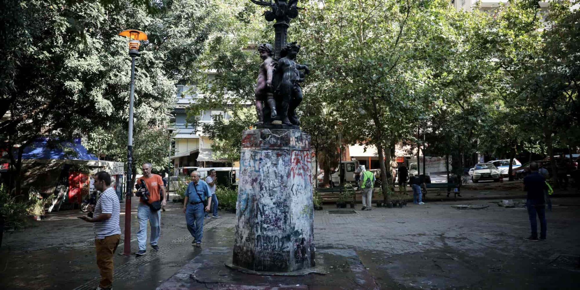 Η πλατεία στα Εξάρχεια