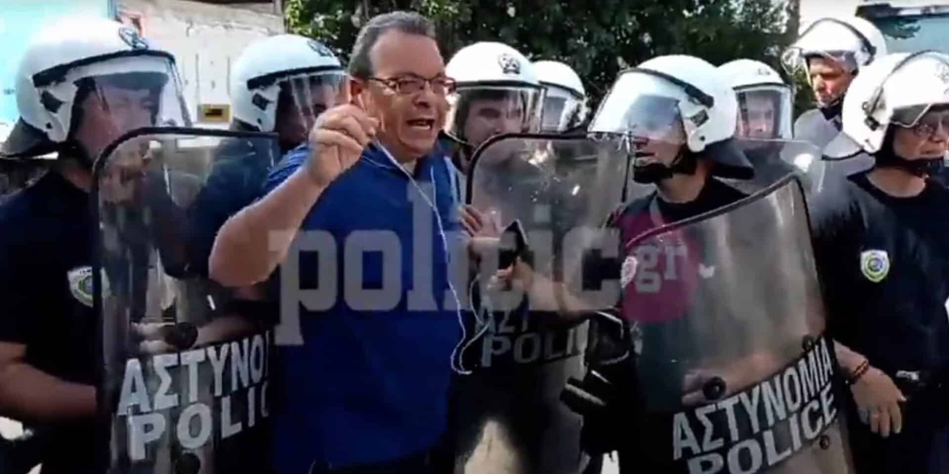 Ο Σωκράτης Φάμελλος με τα ΜΑΤ στα επεισόδια στην «Μαλαματίνα»