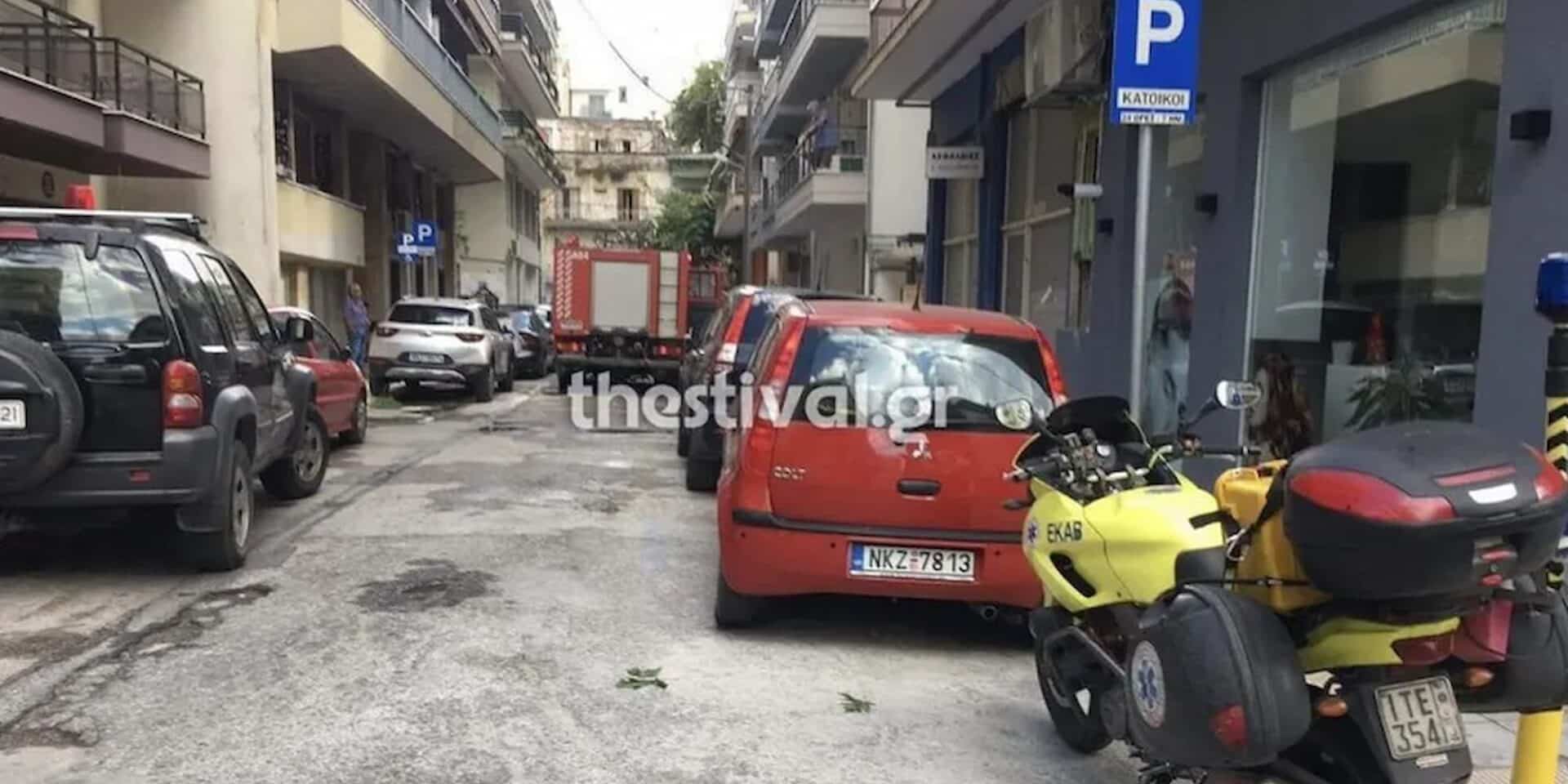 Άνδρας στη Θεσσαλονίκη βρέθηκε κρεμασμένος σε διαμέρισμα που πήρε φωτιά